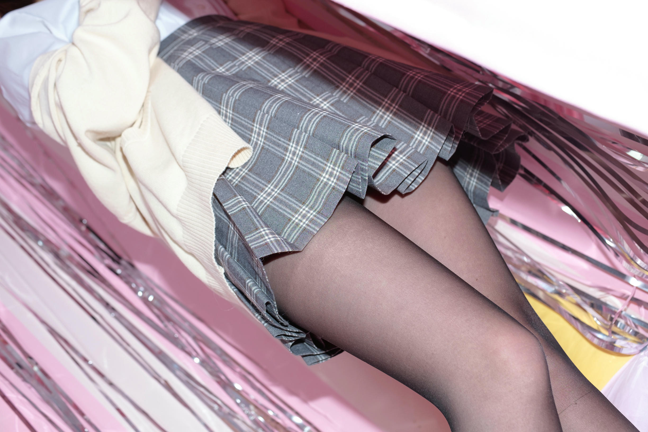 森萝财团 SSR-008 黑丝妹妹的闺房 [75P-619MB]_第1集