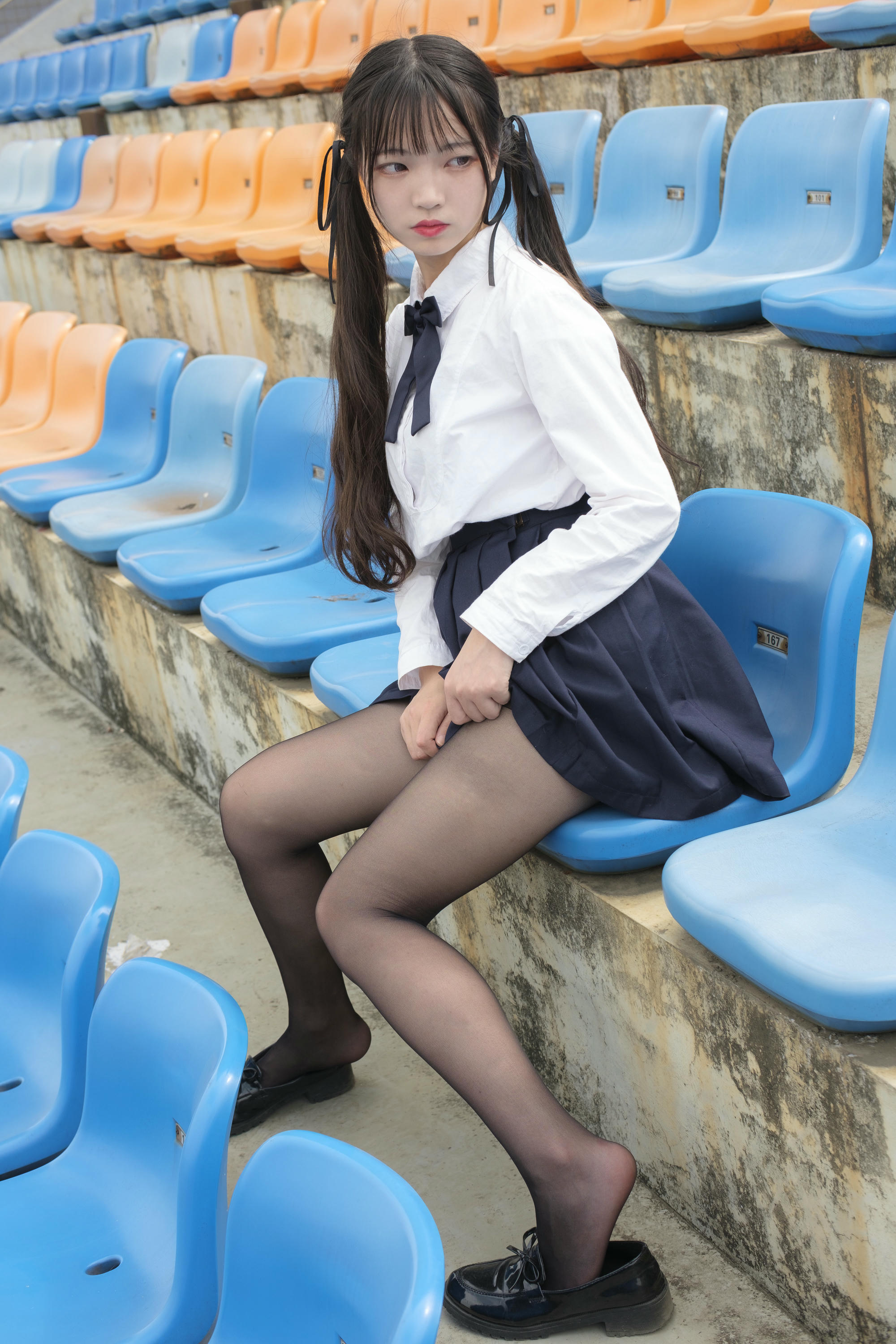 森萝财团 SSR-009 户外黑丝学妹 [83P-841MB]_第1集
