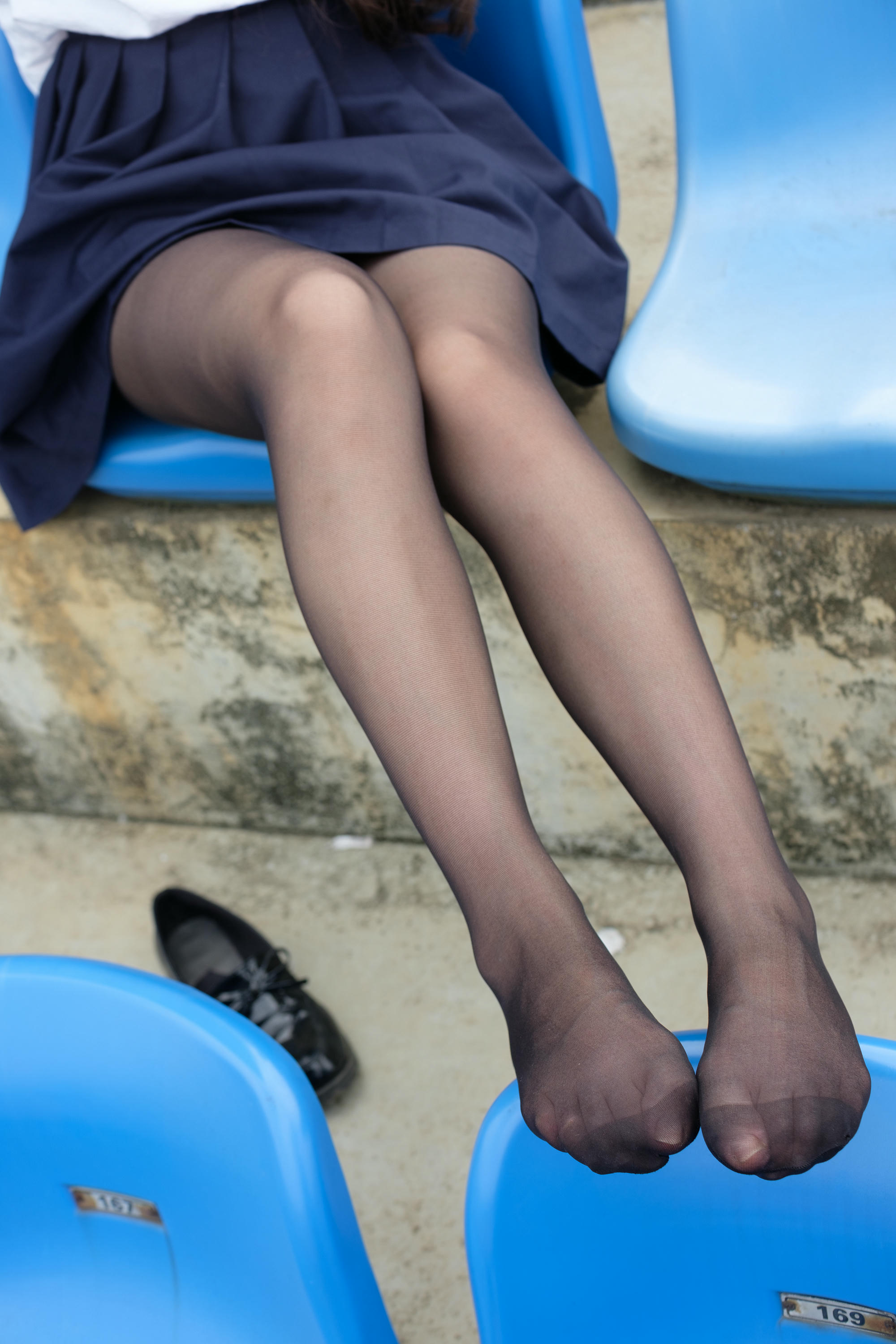 森萝财团 SSR-009 户外黑丝学妹 [83P-841MB]_第2集