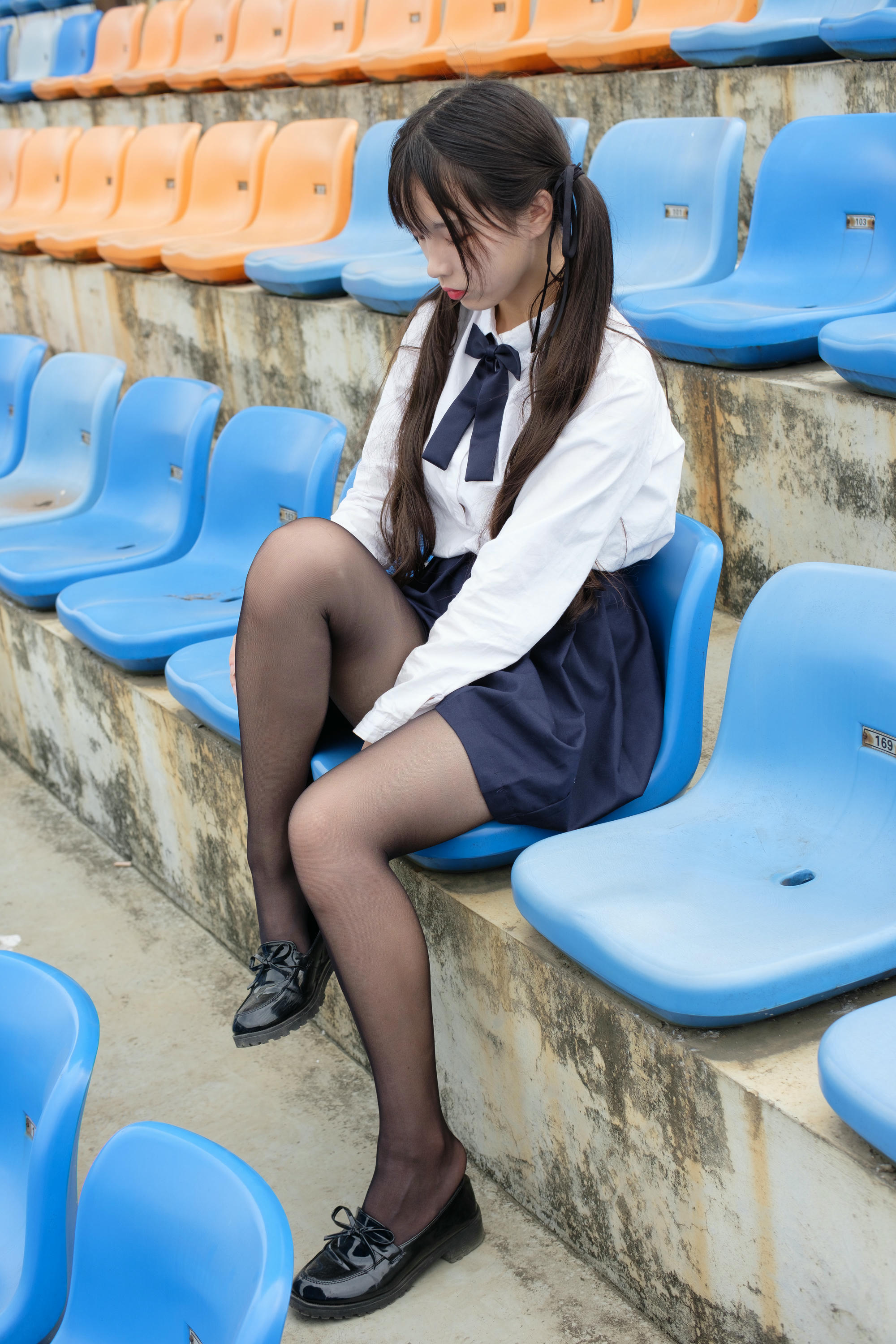 森萝财团 SSR-009 户外黑丝学妹 [83P-841MB]_第2集
