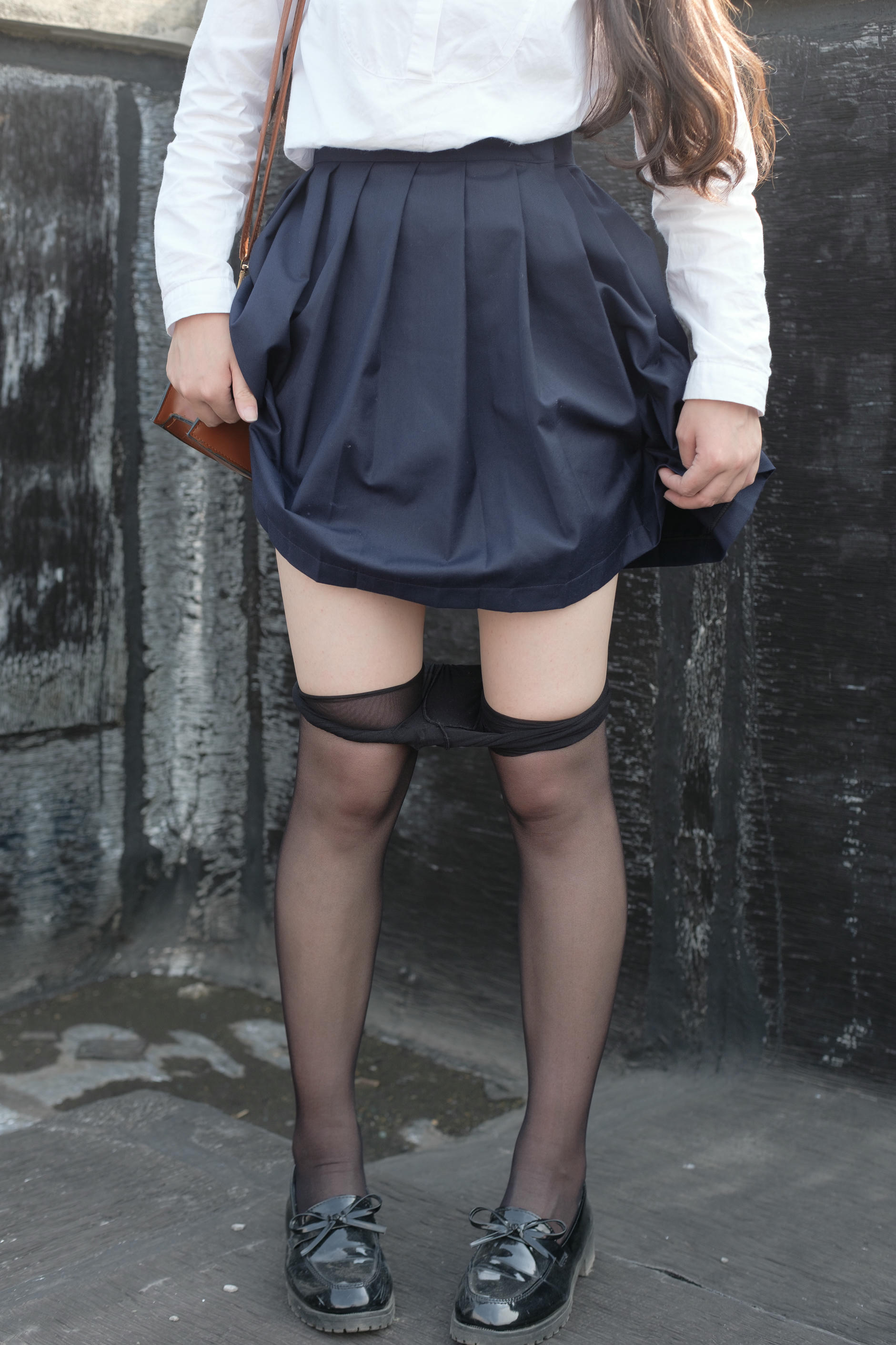 森萝财团 SSR-009 户外黑丝学妹 [83P-841MB]_第3集