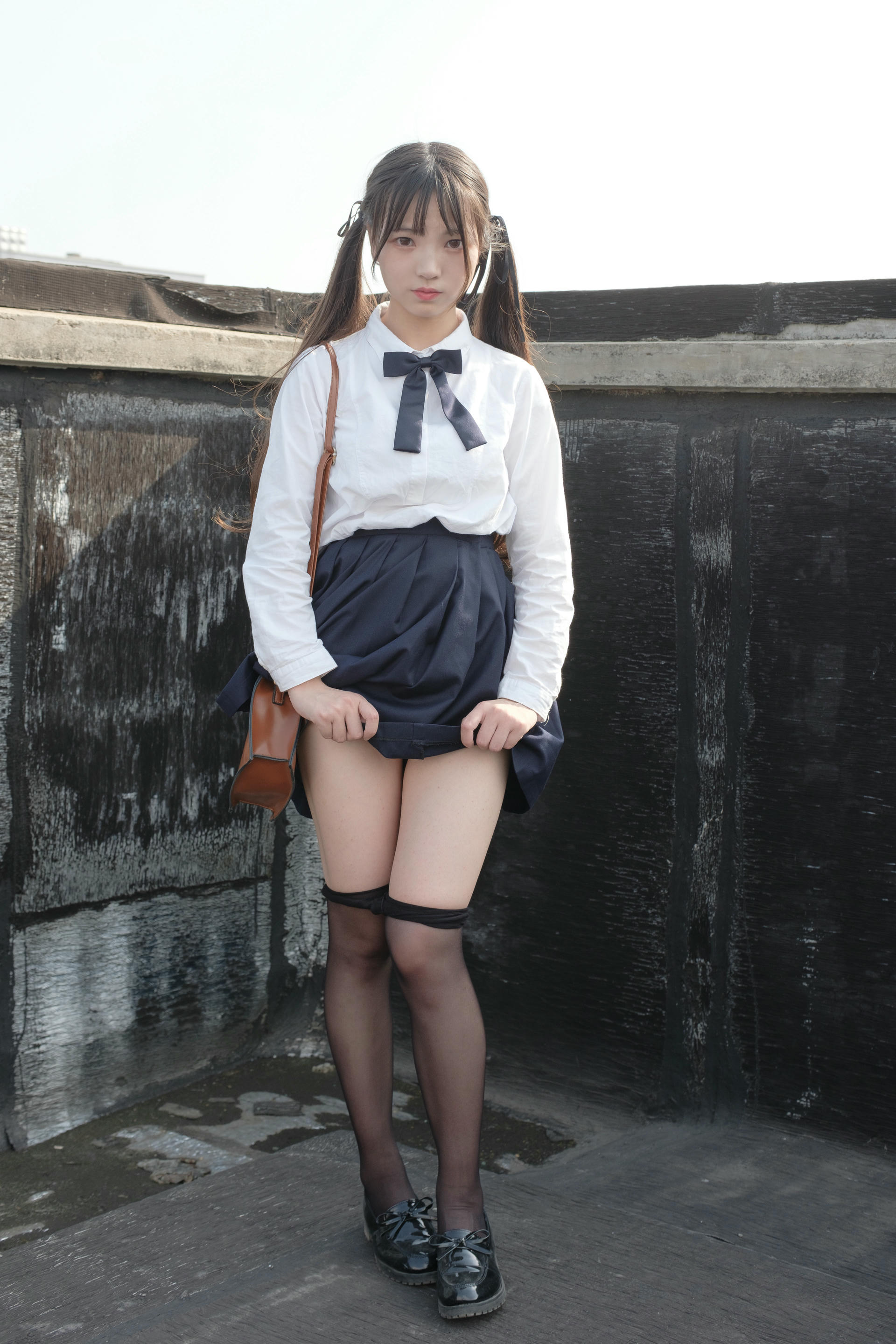 森萝财团 SSR-009 户外黑丝学妹 [83P-841MB]_第4集