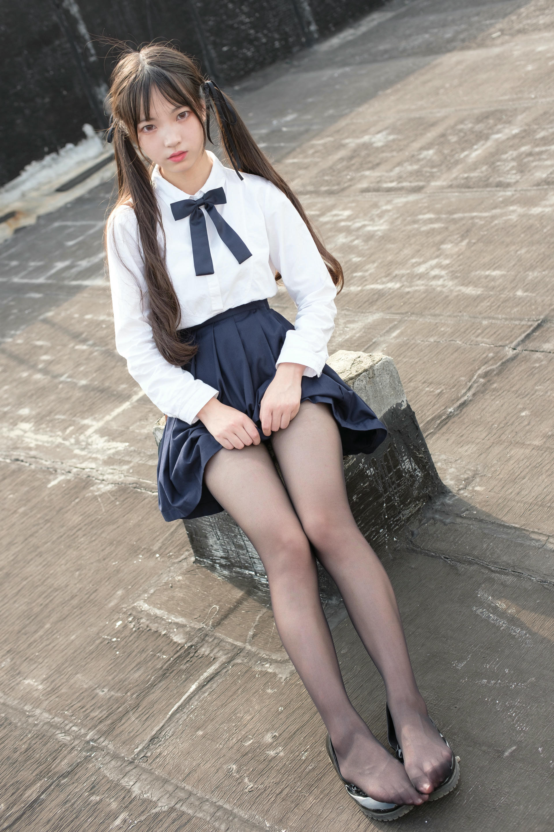 森萝财团 SSR-009 户外黑丝学妹 [83P-841MB]_第4集
