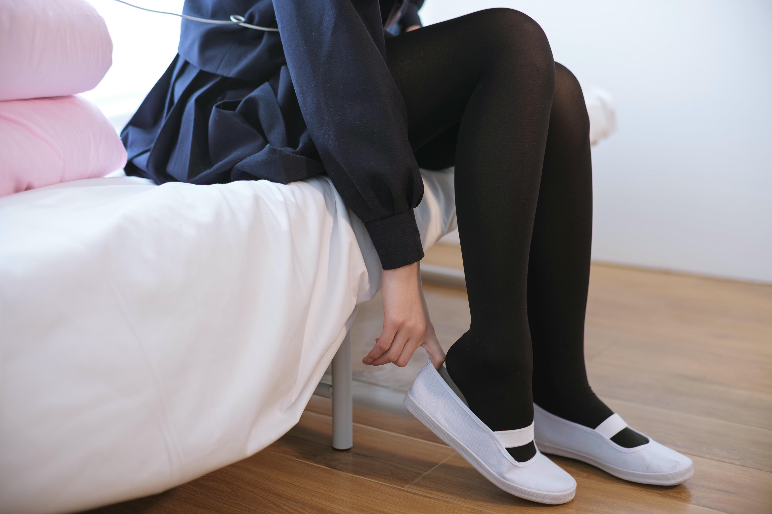 森萝财团 X-004 黑色·丝足 [127P1V-1.61GB]_第2集