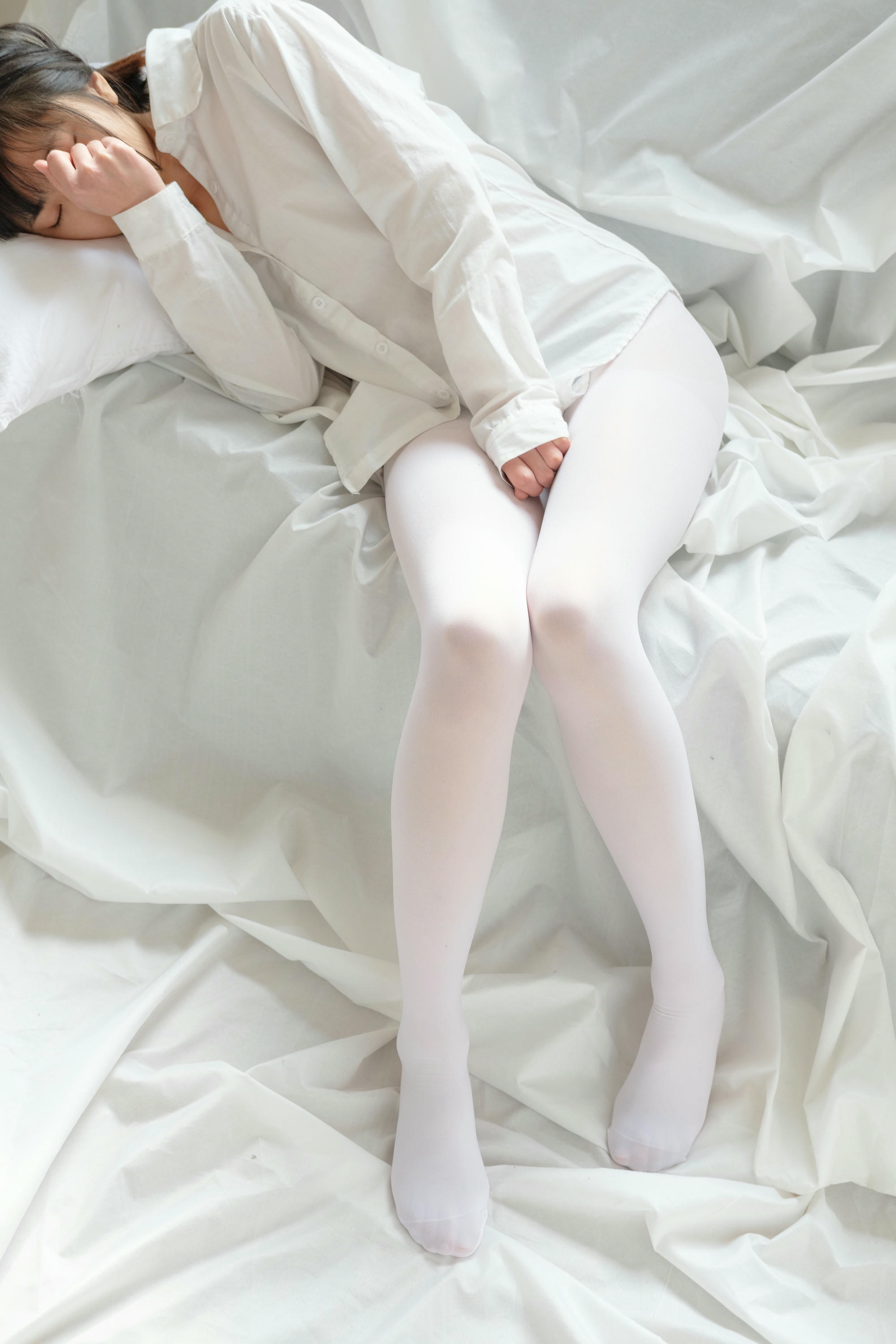 森萝财团 X-009 粉嫩粉嫩的丝秀 [120P1V-1.49GB]_第1集