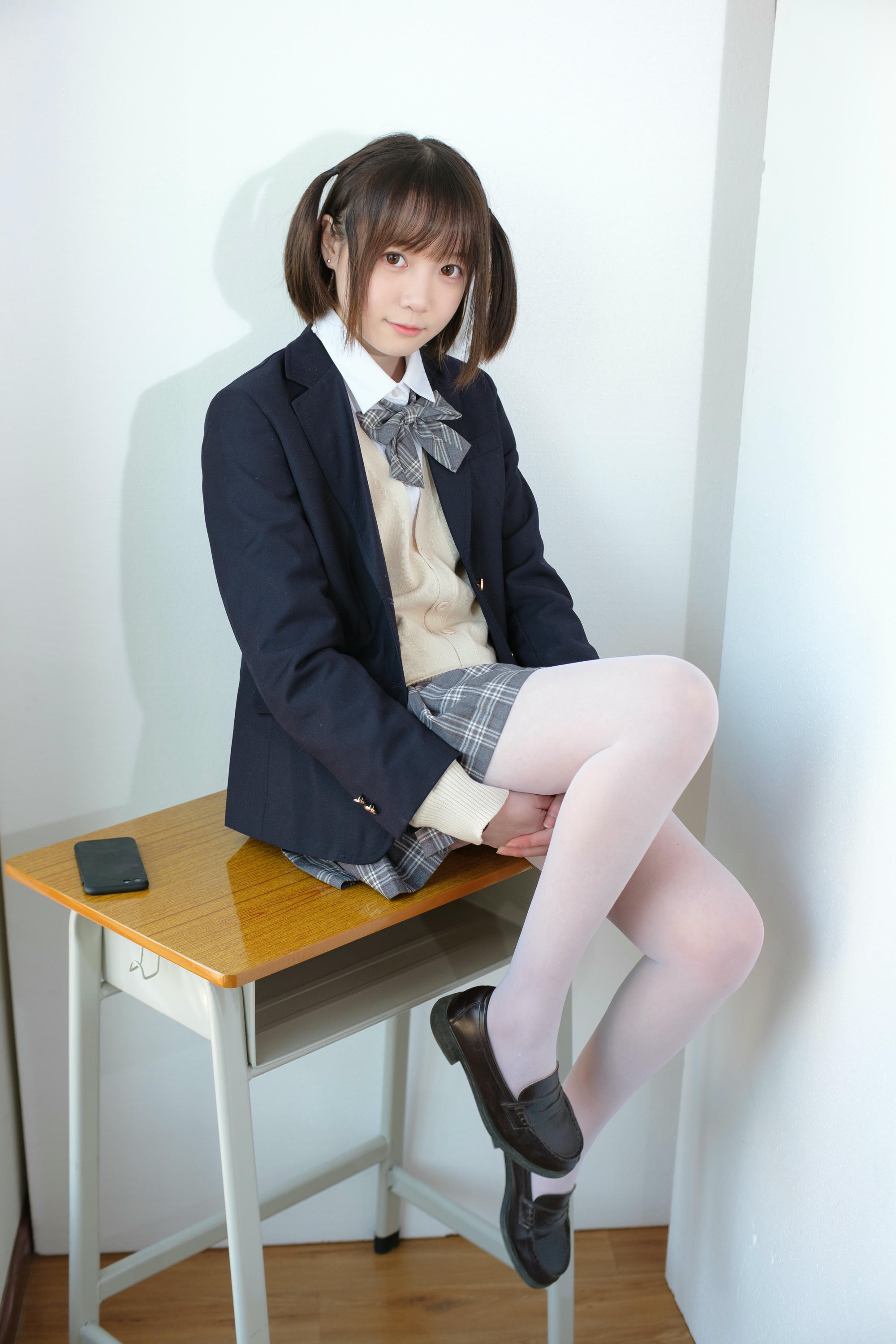 森萝财团 X-010 JK校服白丝 [83P1V-1.46GB]_第1集