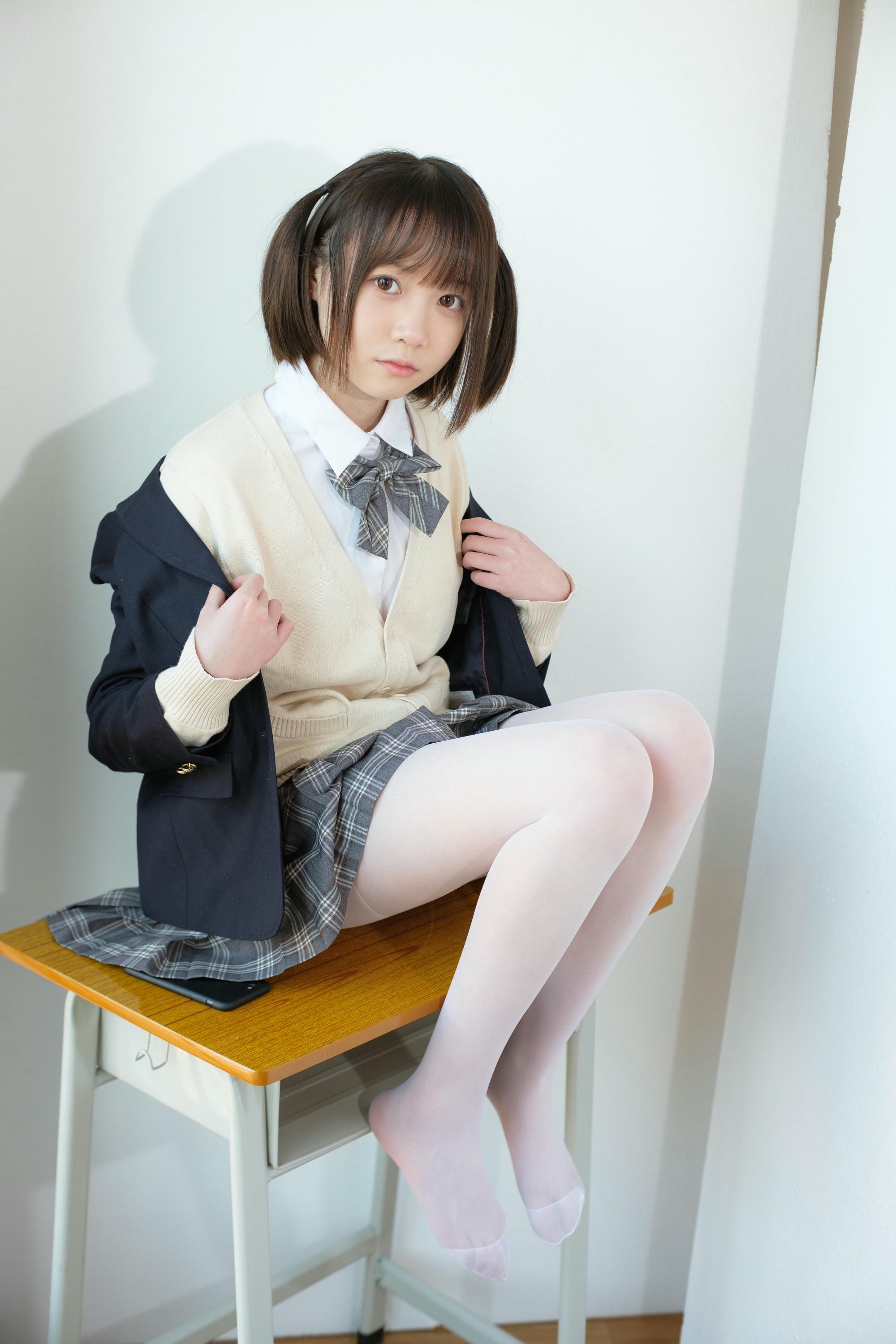 森萝财团 X-010 JK校服白丝 [83P1V-1.46GB]_第1集