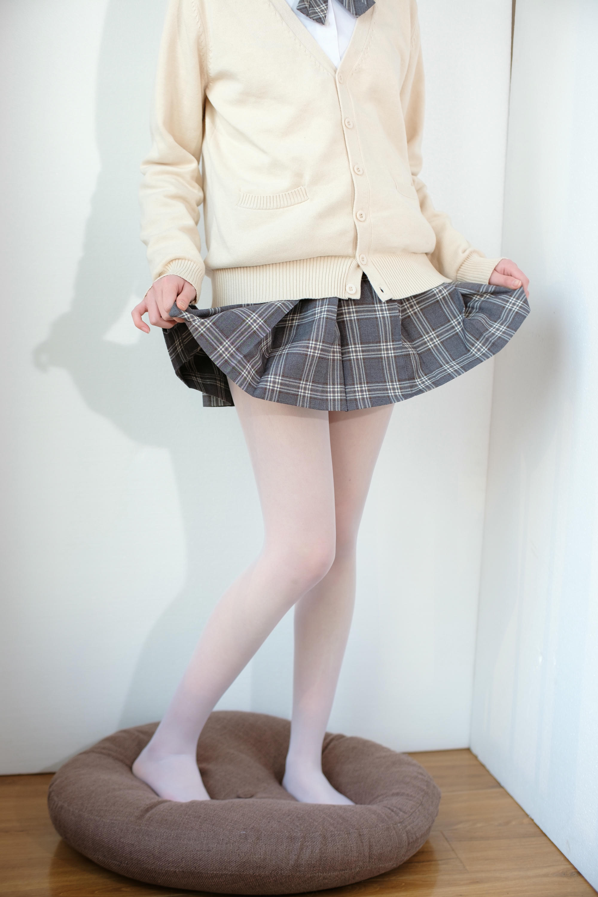 森萝财团 X-010 JK校服白丝 [83P1V-1.46GB]_第4集