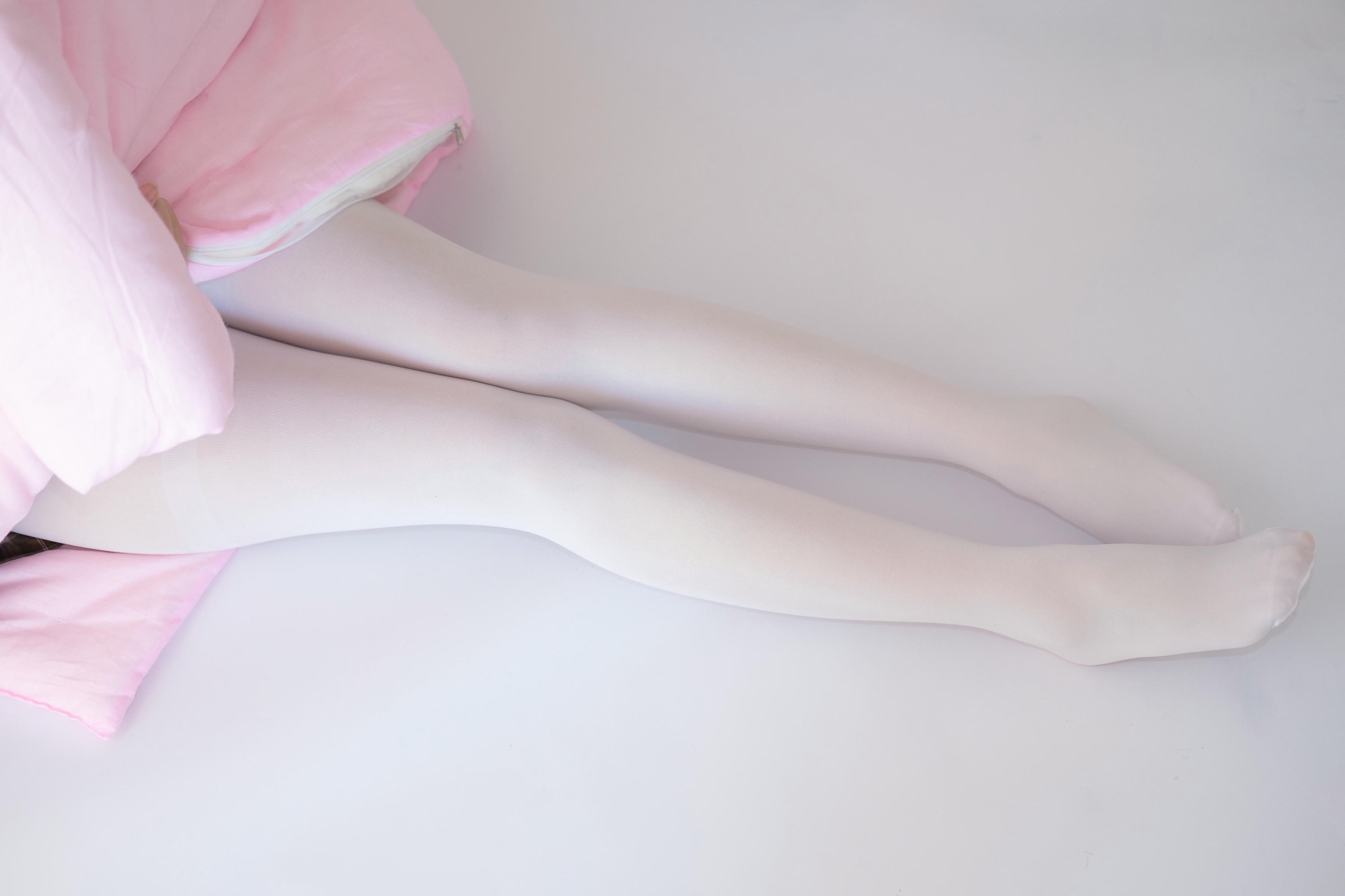 森萝财团 X-011 白丝少女的午休时间 [134P1V-1.45GB]_第2集