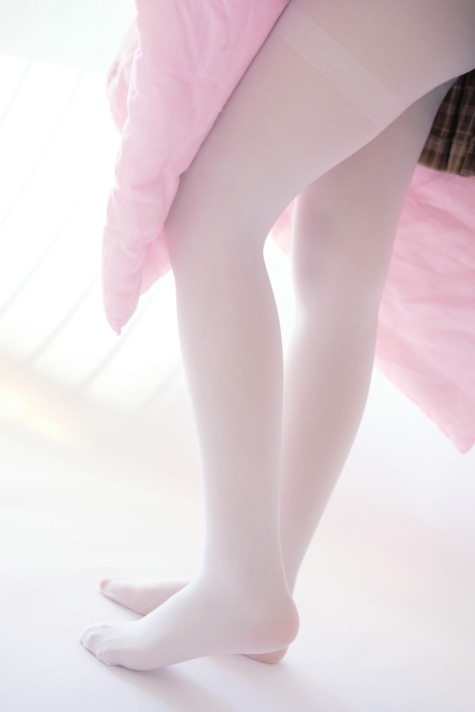 森萝财团 X-011 白丝少女的午休时间 [134P1V-1.45GB]_第2集