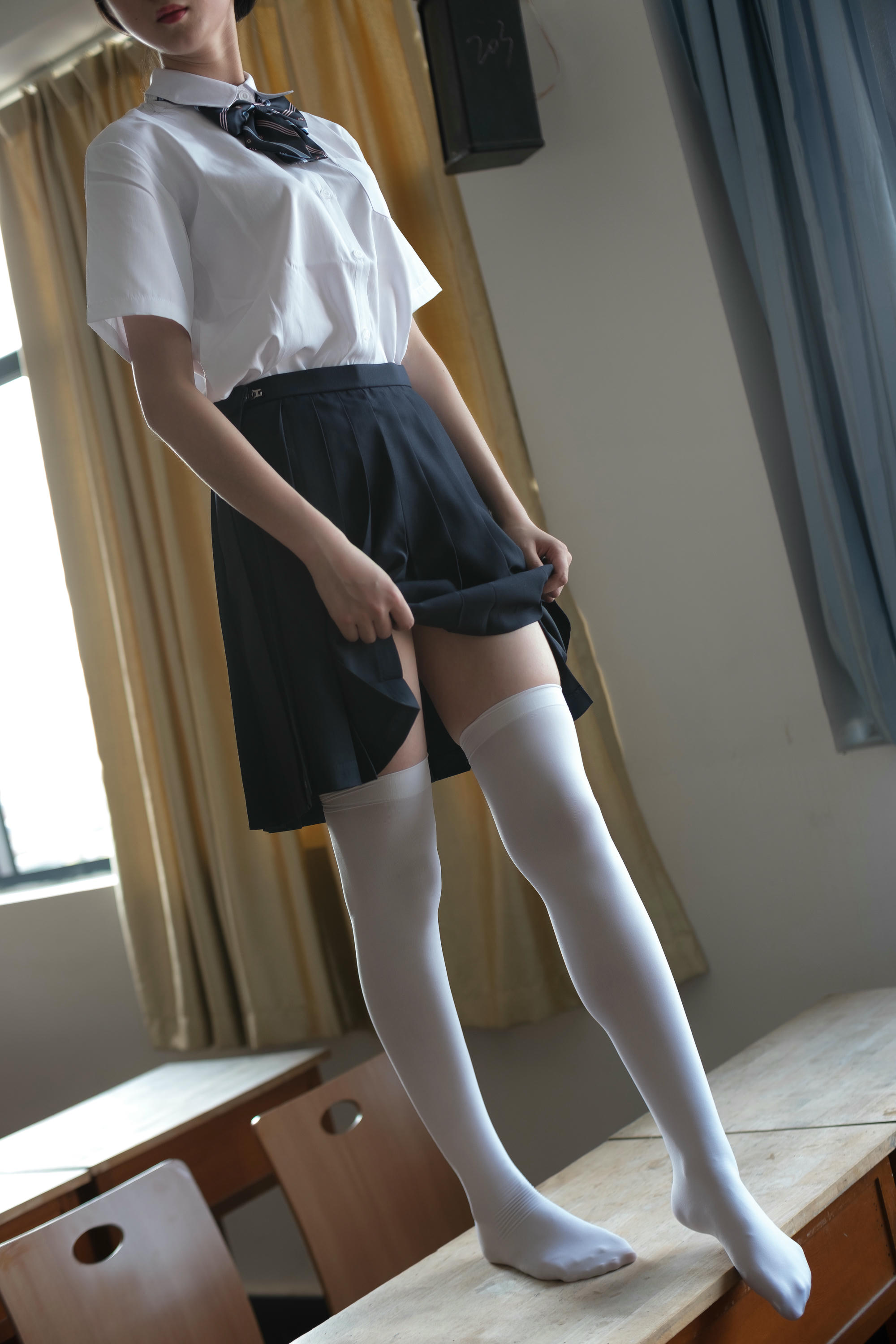 森萝财团 BETA-022 教室里的JK白丝少女 [66P-638MB]_第2集