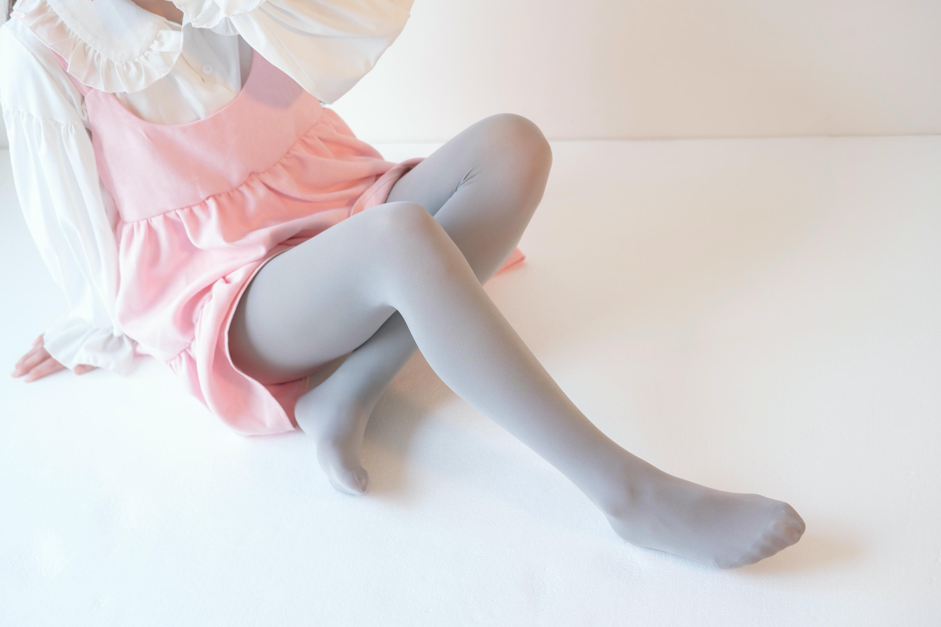 森萝财团 X-015 粉色纯女孩 [130P1V-1.44GB]_第1集