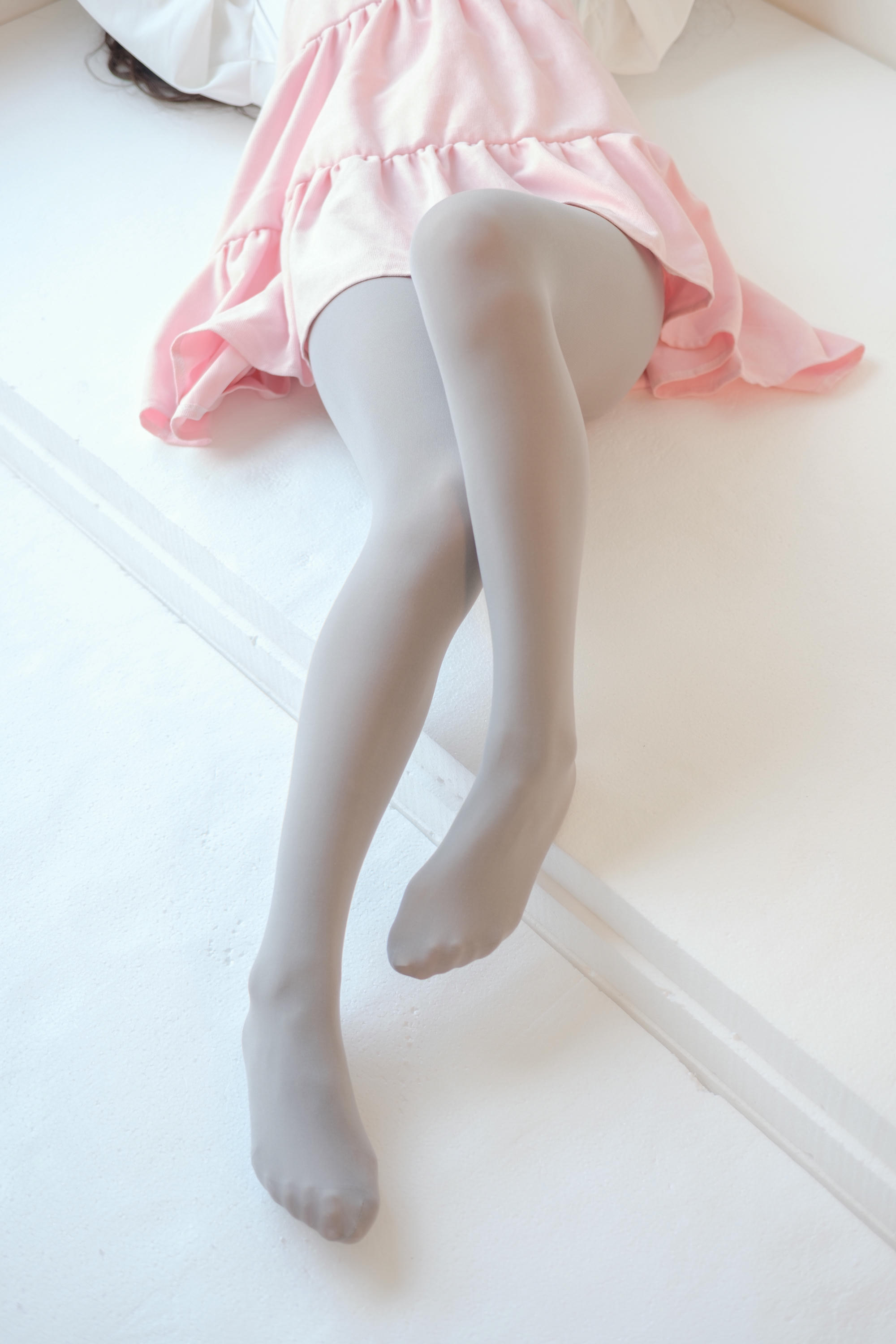 森萝财团 X-015 粉色纯女孩 [130P1V-1.44GB]_第1集