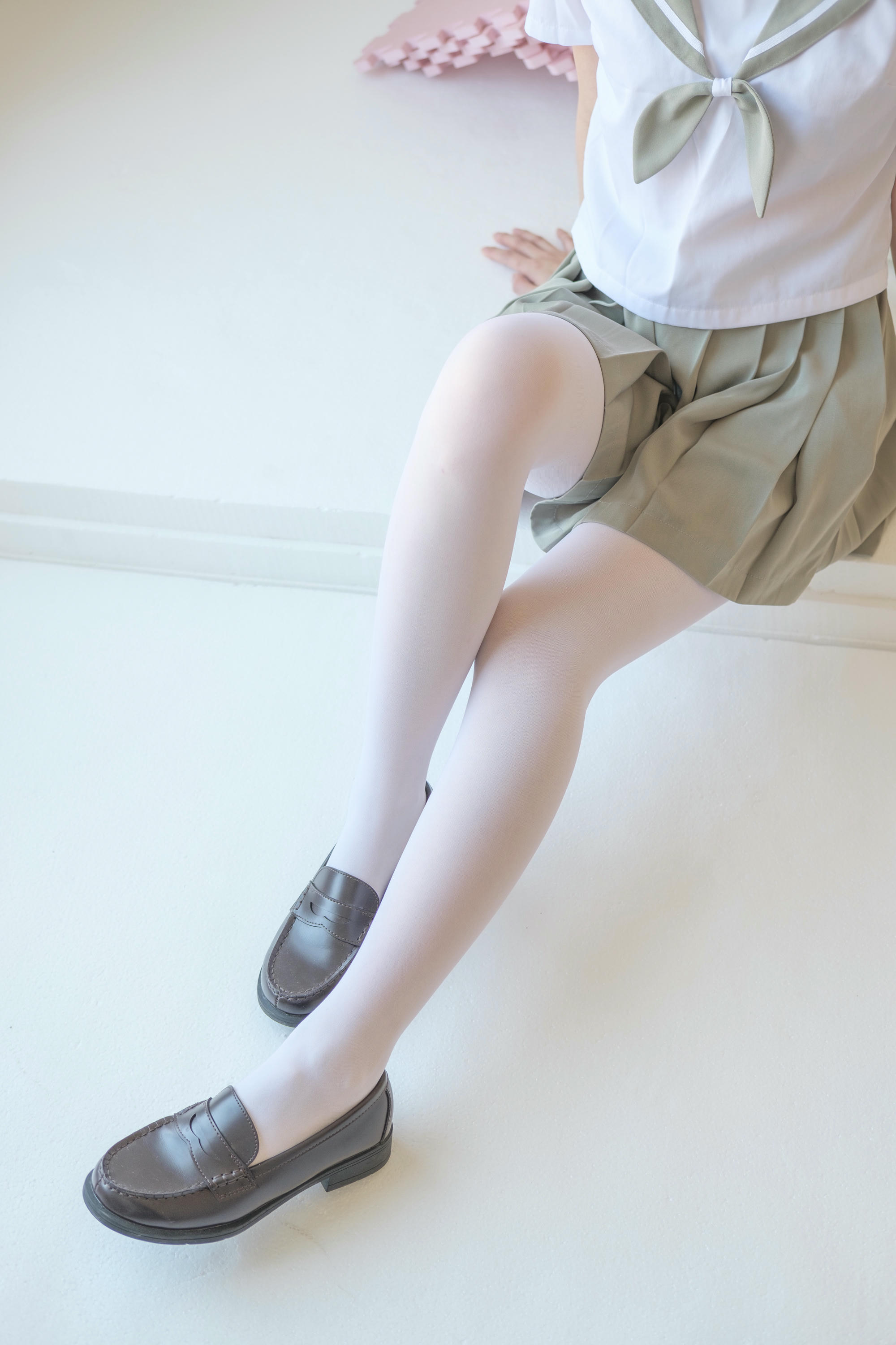 森萝财团 X-016 白丝纯情 [136P1V-1.57GB]_第1集