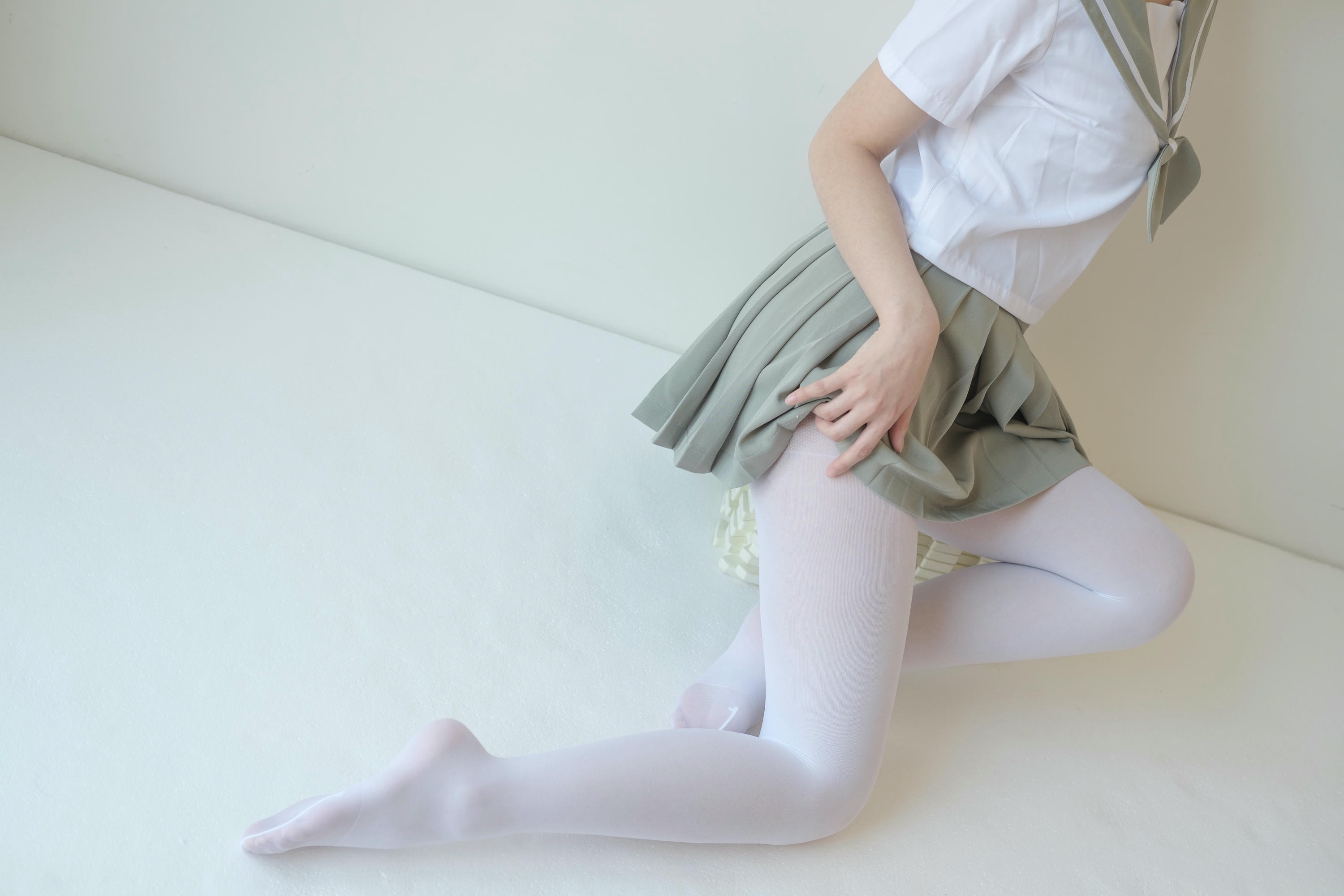 森萝财团 X-016 白丝纯情 [136P1V-1.57GB]_第7集