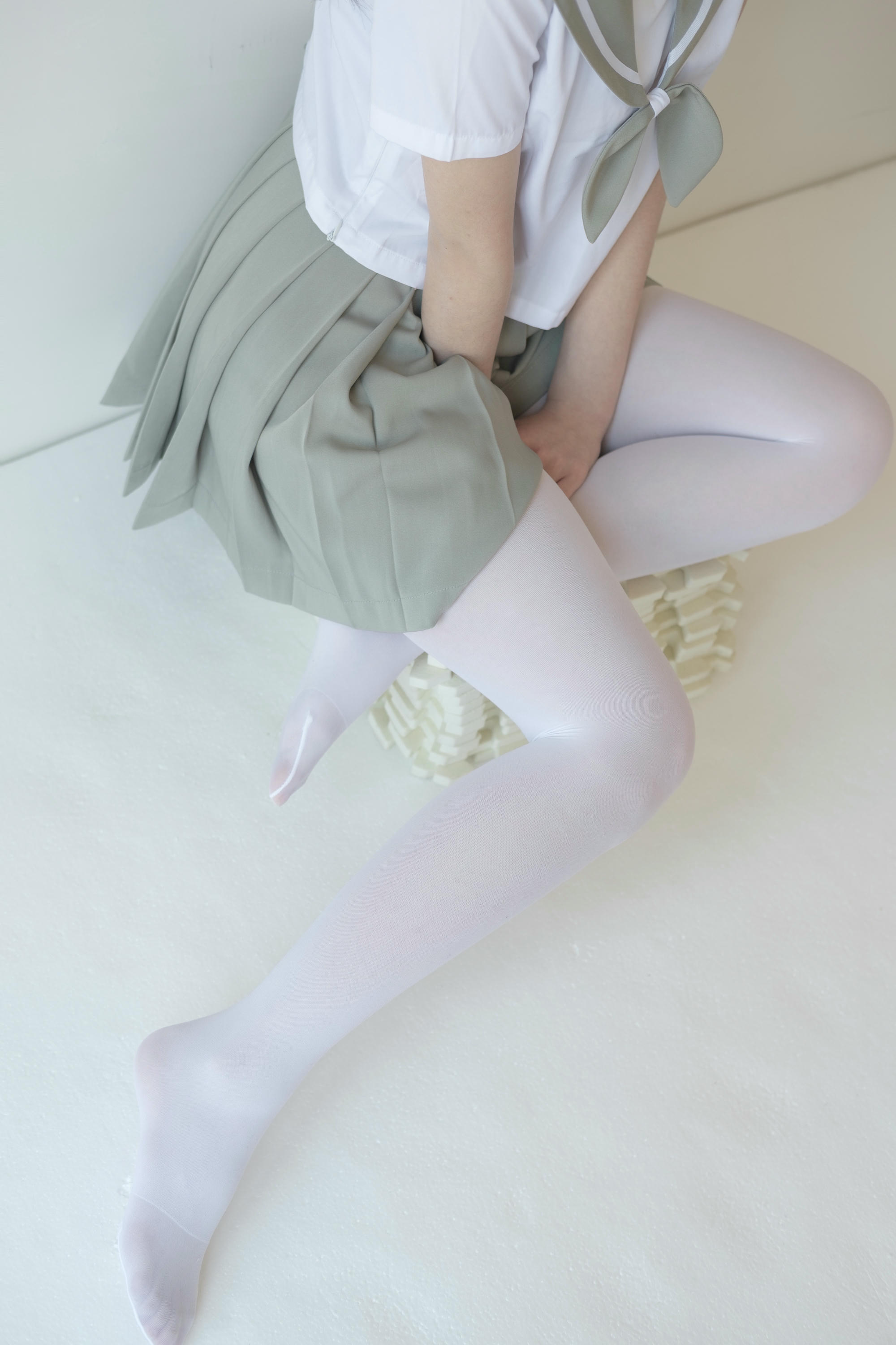 森萝财团 X-016 白丝纯情 [136P1V-1.57GB]_第1集