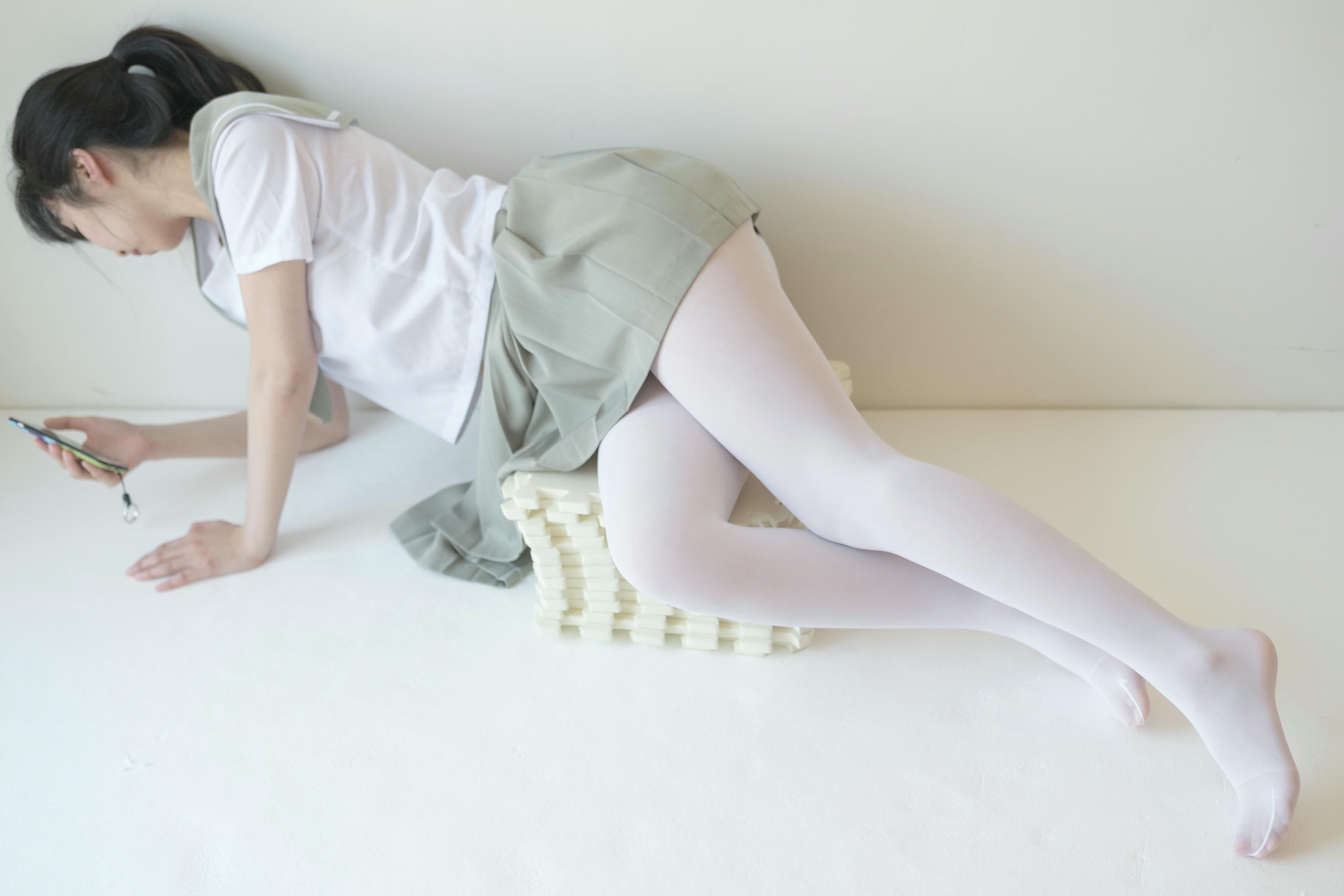 森萝财团 X-016 白丝纯情 [136P1V-1.57GB]_第1集