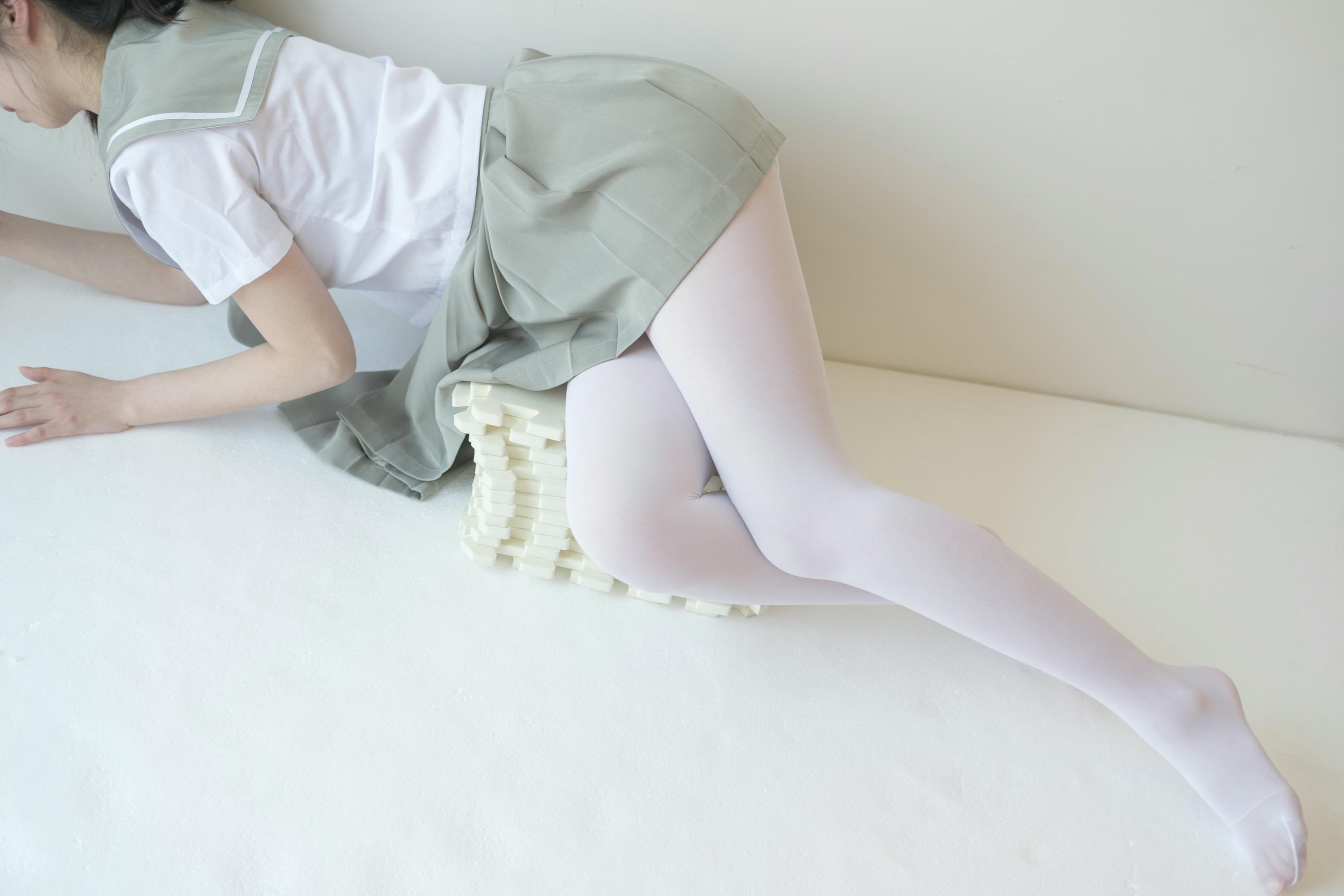 森萝财团 X-016 白丝纯情 [136P1V-1.57GB]_第1集