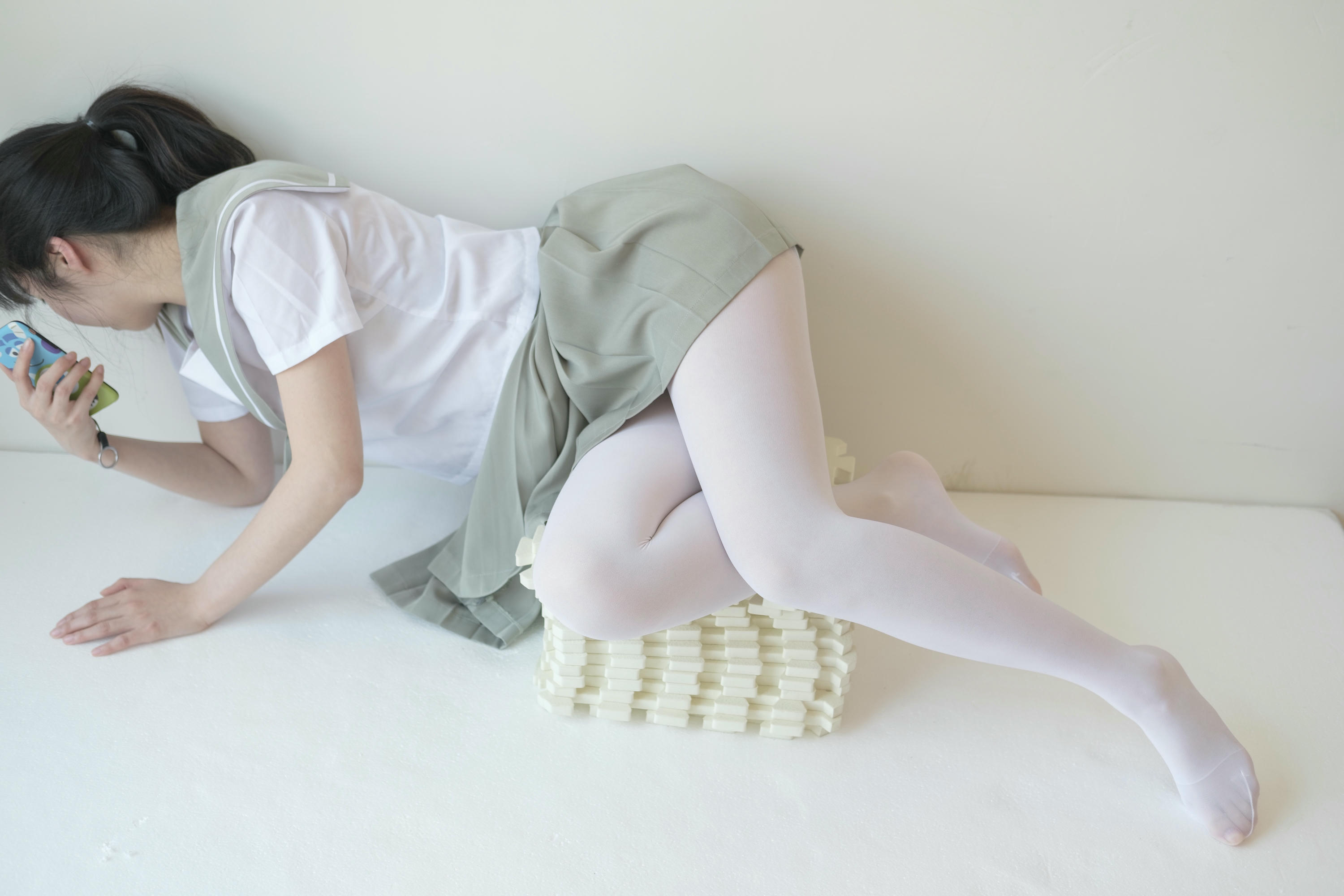 森萝财团 X-016 白丝纯情 [136P1V-1.57GB]_第1集