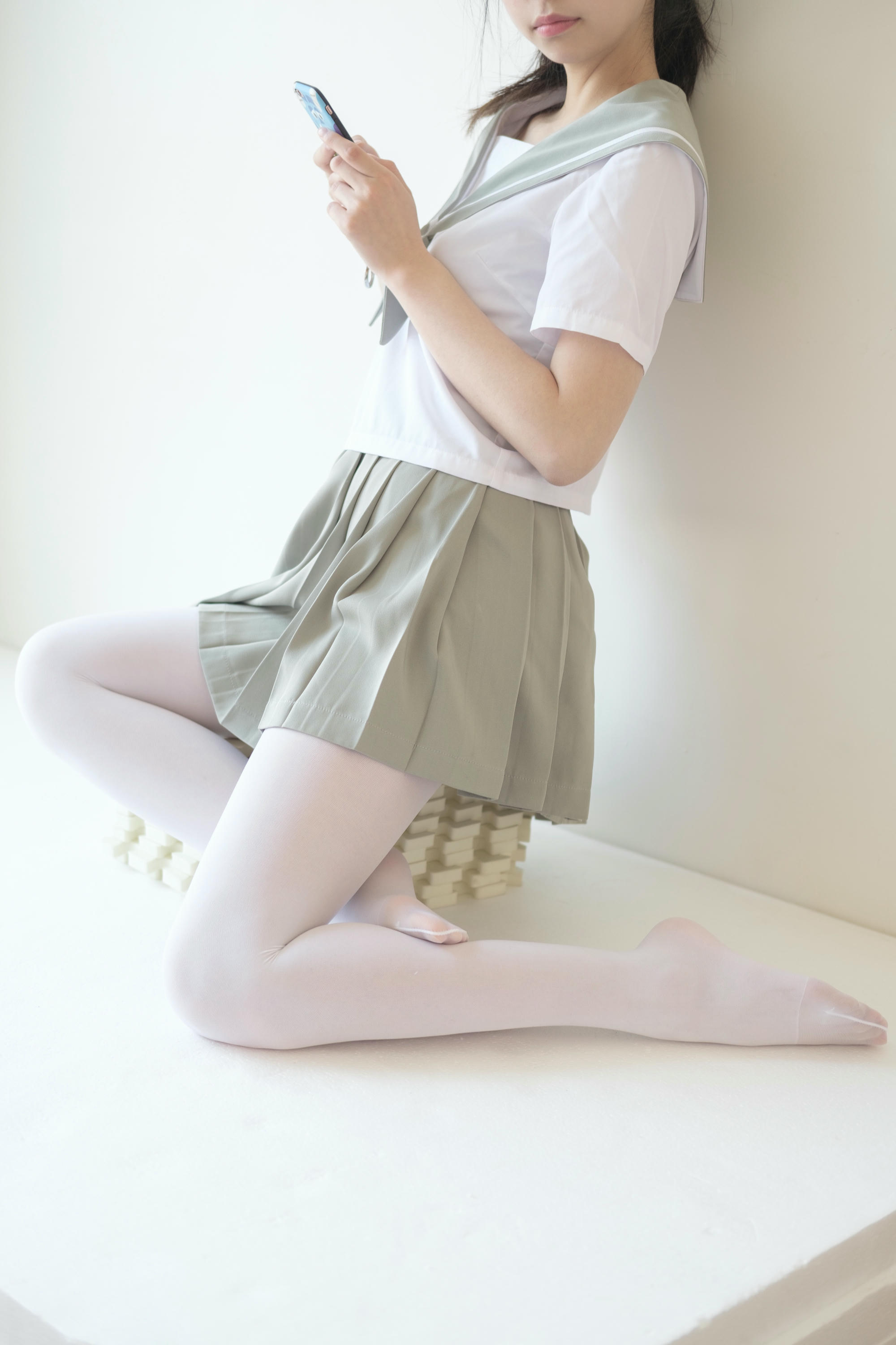 森萝财团 X-016 白丝纯情 [136P1V-1.57GB]_第1集