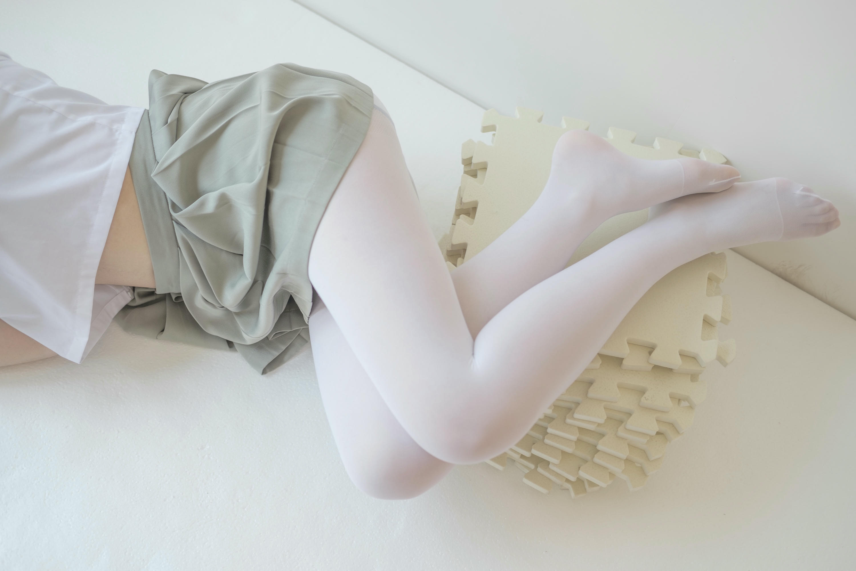森萝财团 X-016 白丝纯情 [136P1V-1.57GB]_第2集