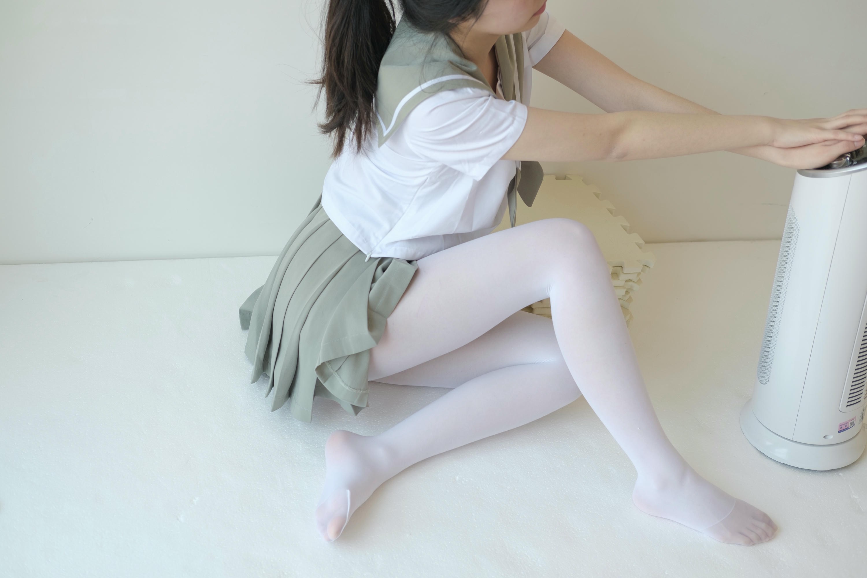 森萝财团 X-016 白丝纯情 [136P1V-1.57GB]_第2集