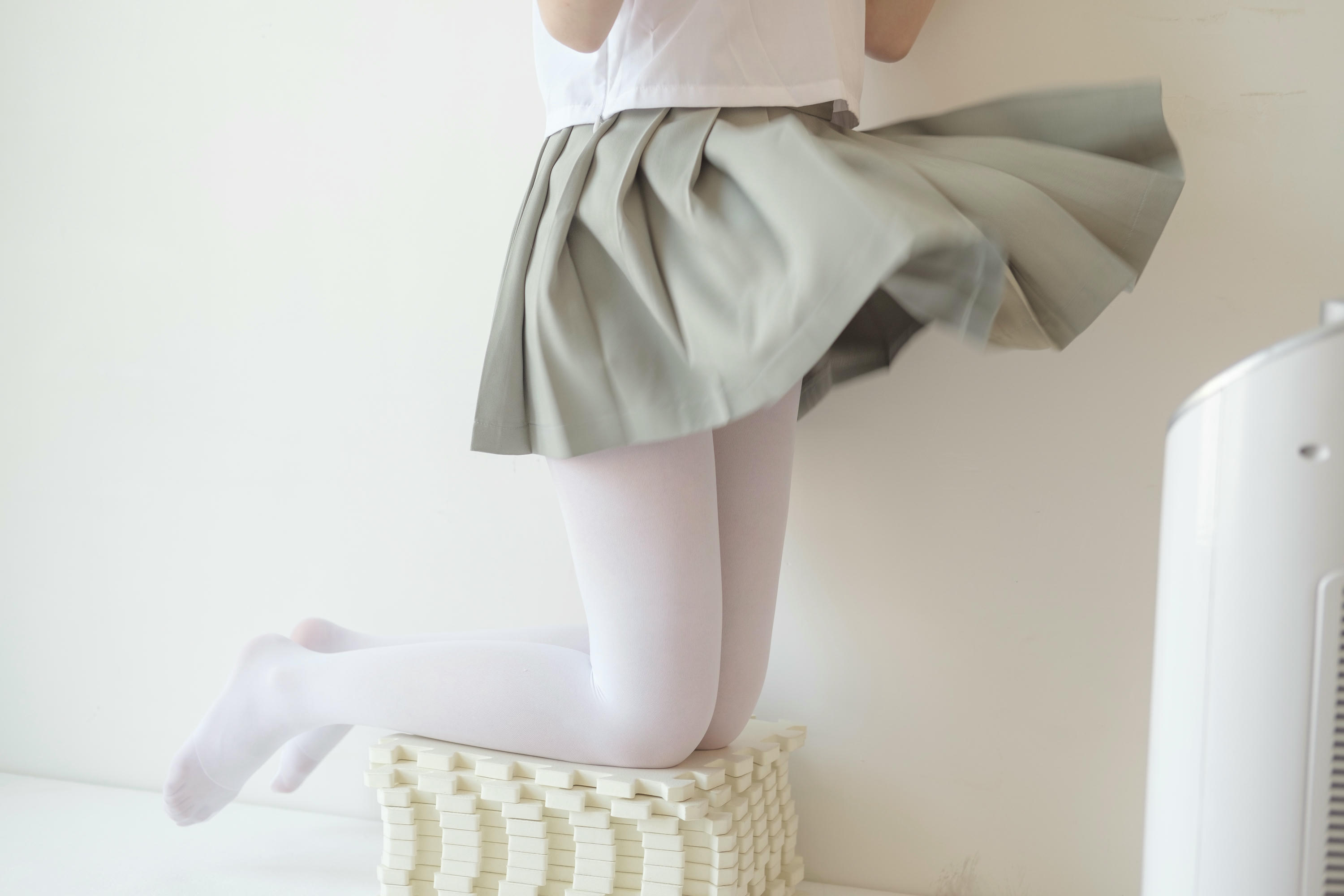 森萝财团 X-016 白丝纯情 [136P1V-1.57GB]_第1集