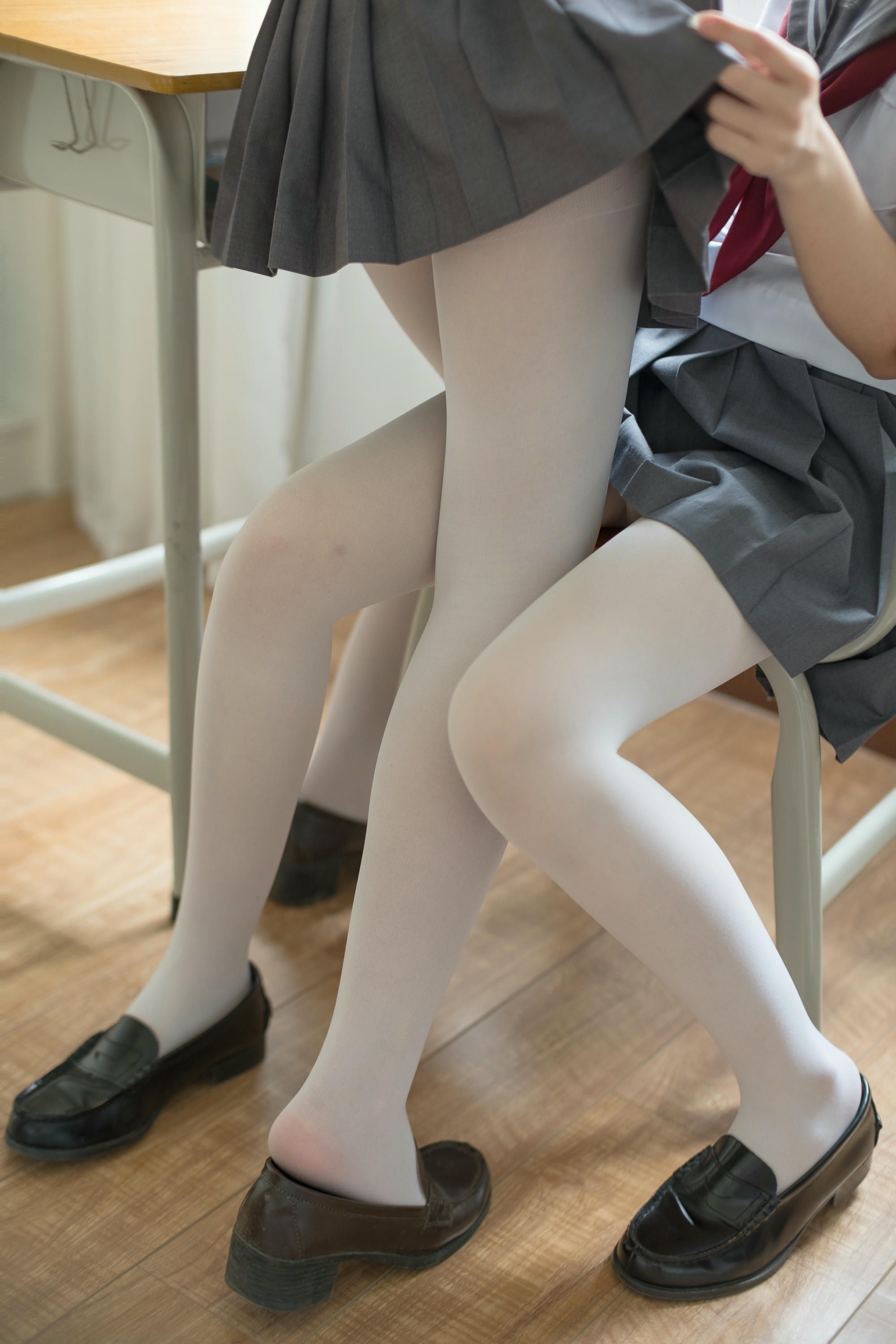 森萝财团 X-025 JK白丝姐妹花 [131P1V-2.22GB]_第6集