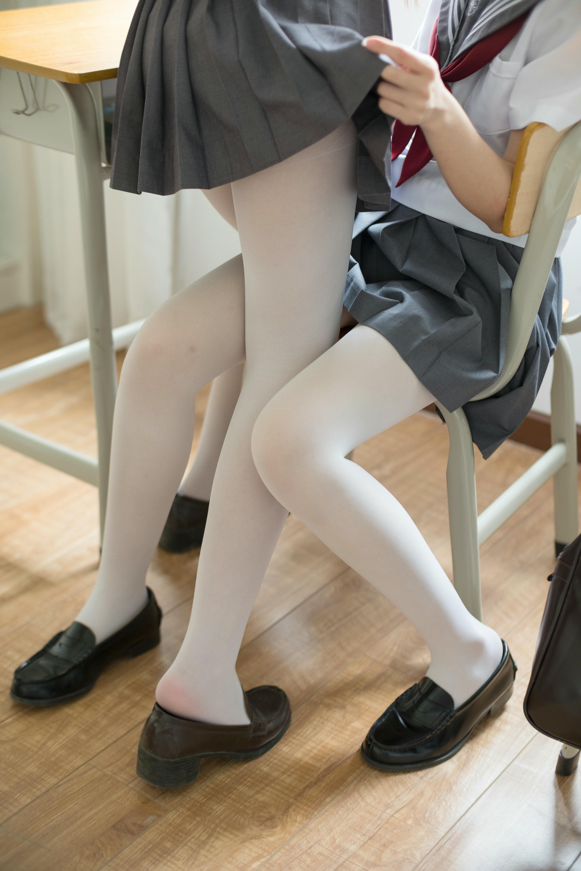 森萝财团 X-025 JK白丝姐妹花 [131P1V-2.22GB]_第6集