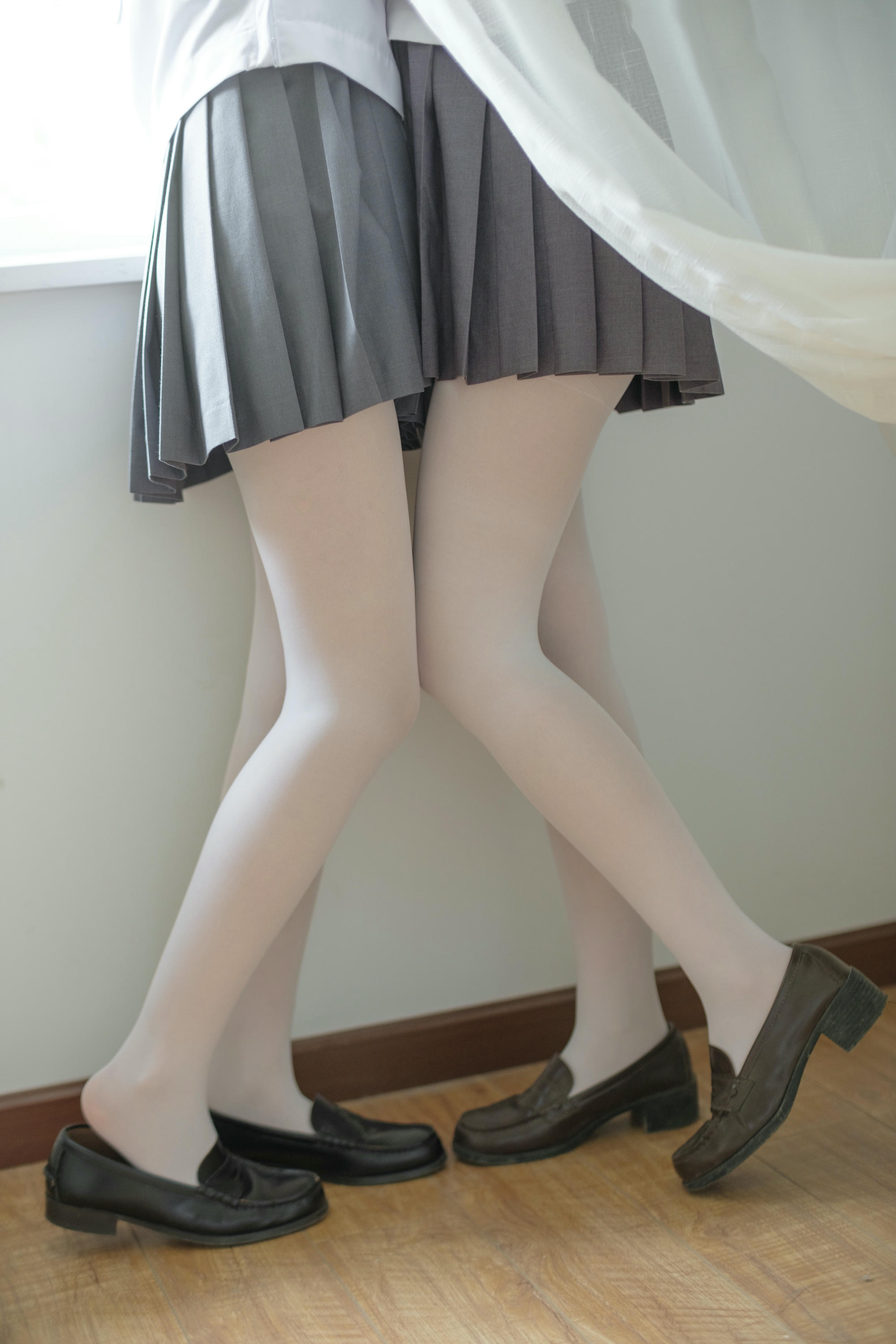 森萝财团 X-025 JK白丝姐妹花 [131P1V-2.22GB]_第3集