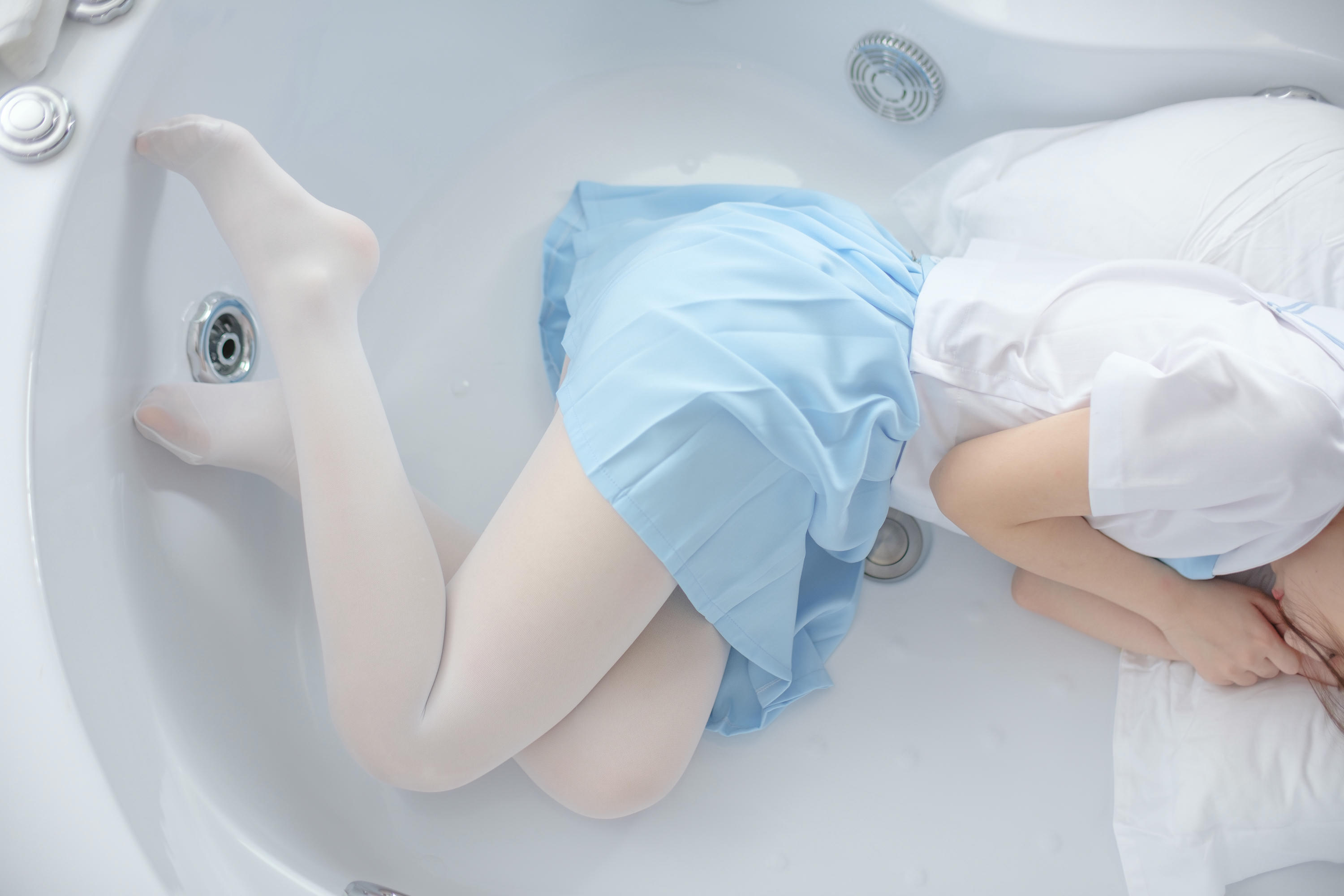 森萝财团 X-032 JK浴缸戏水 [129P1V-2.37GB]_第2集