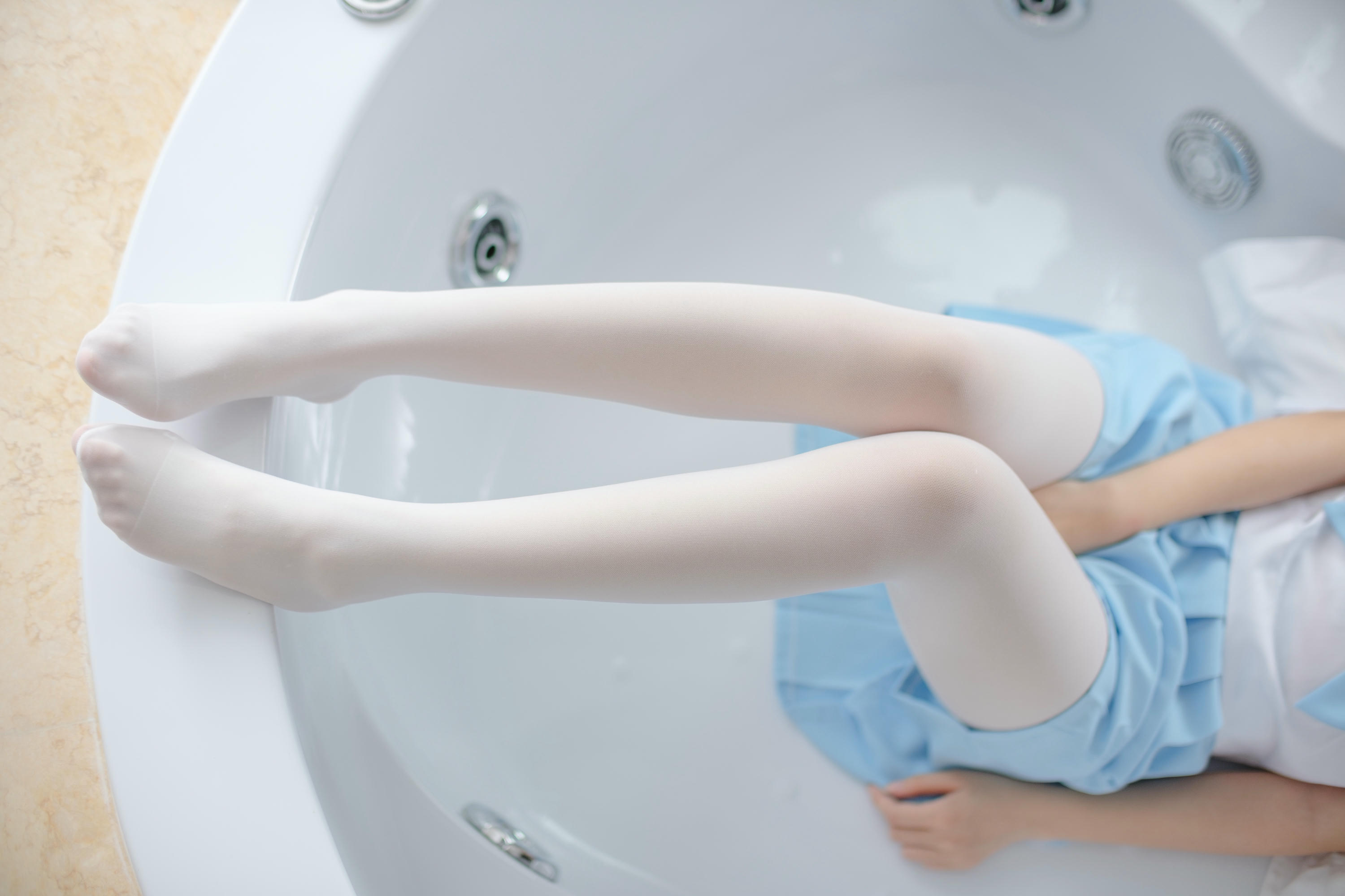 森萝财团 X-032 JK浴缸戏水 [129P1V-2.37GB]_第2集