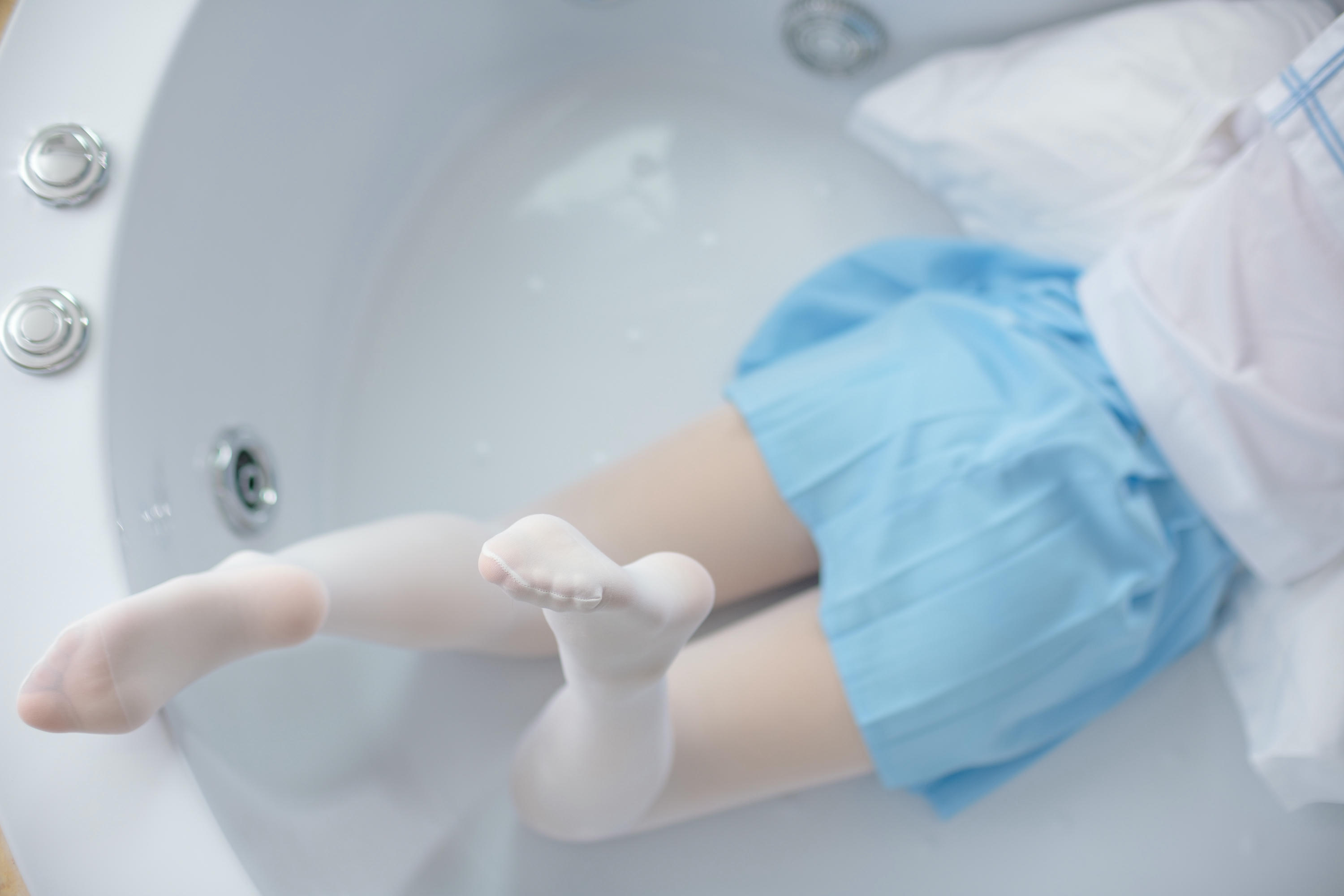 森萝财团 X-032 JK浴缸戏水 [129P1V-2.37GB]_第2集
