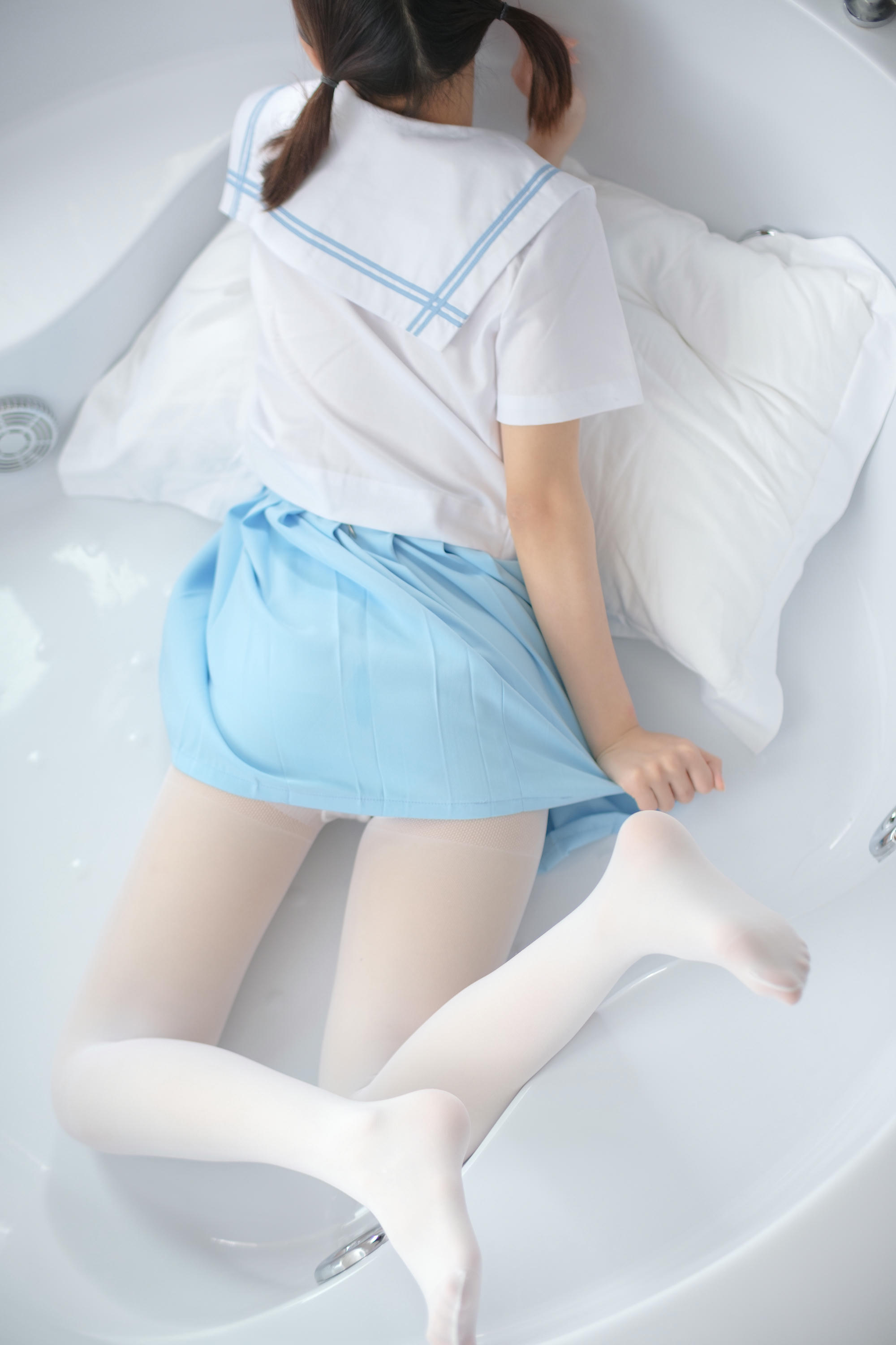 森萝财团 X-032 JK浴缸戏水 [129P1V-2.37GB]_第2集