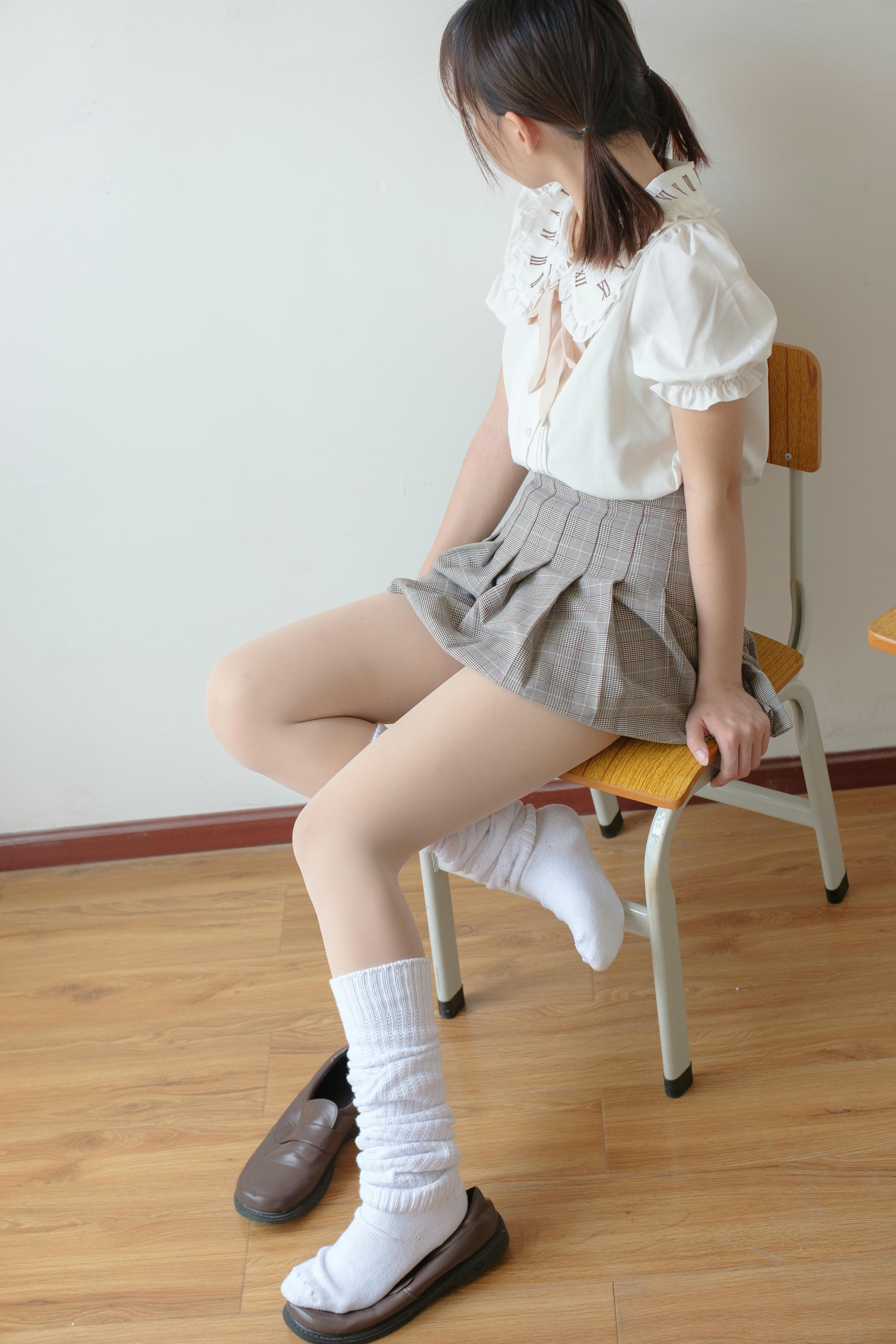 森萝财团 X-033 肉丝白厚棉袜 [102P1V-1.97GB]_第2集
