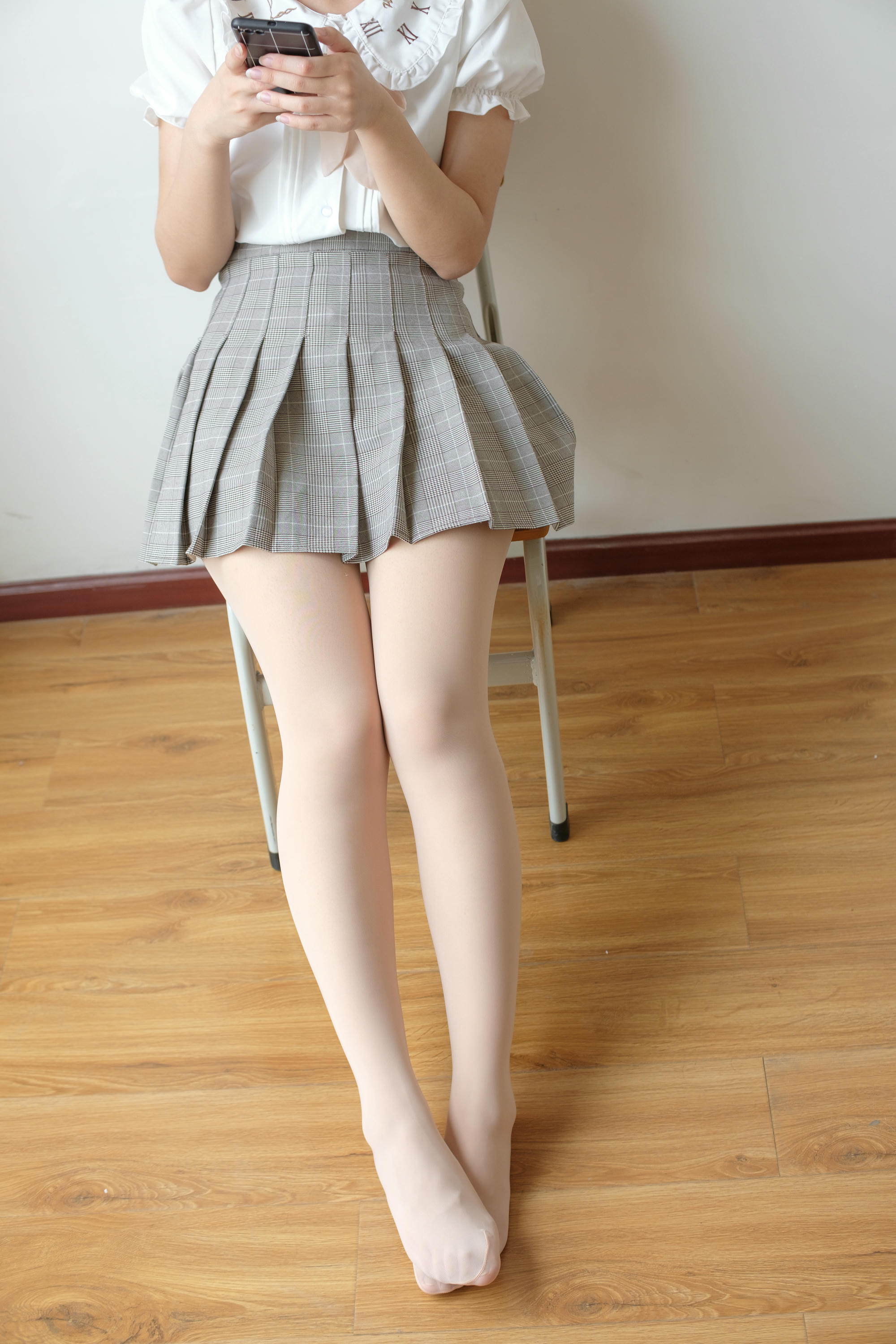 森萝财团 X-033 肉丝白厚棉袜 [102P1V-1.97GB]_第4集