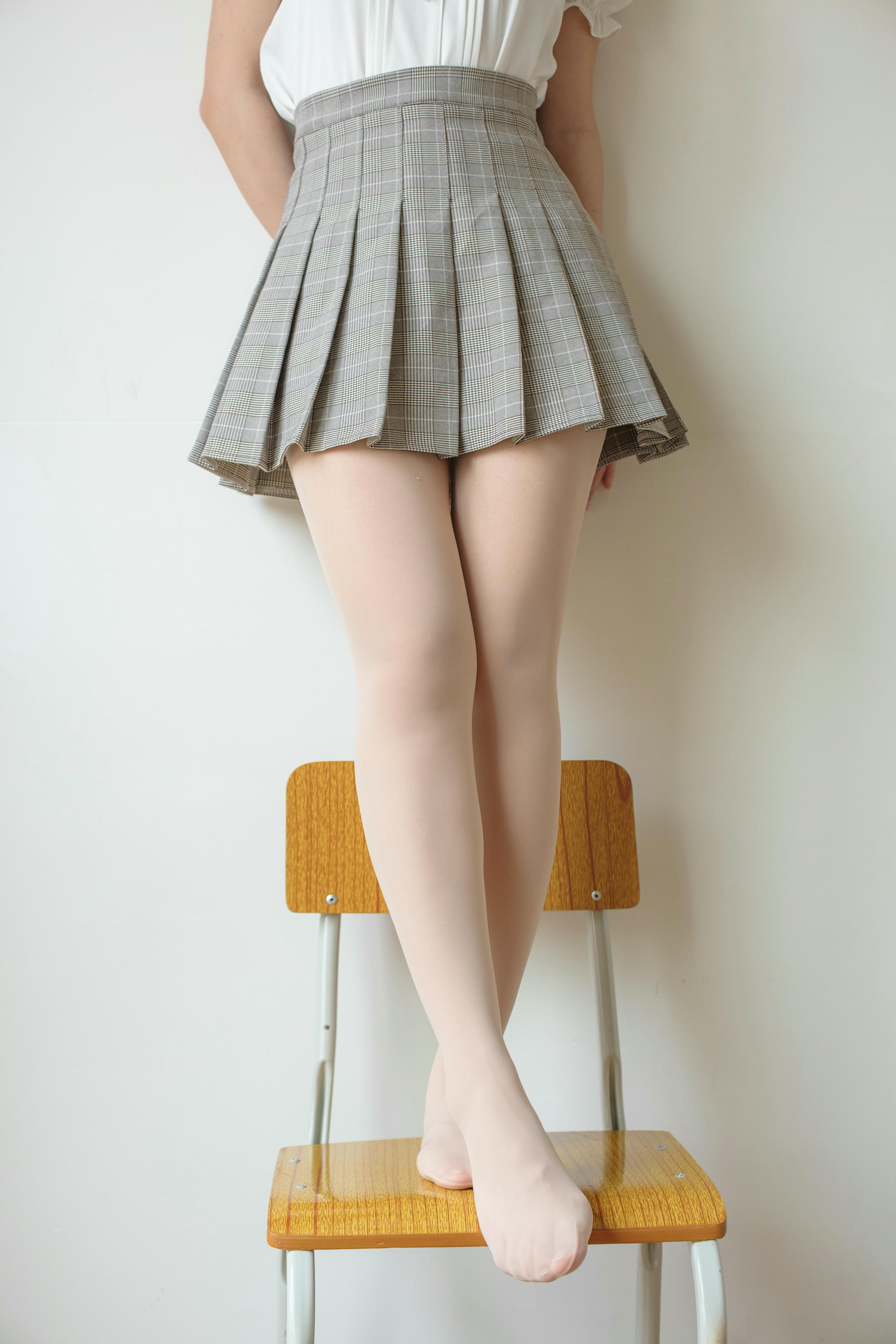 森萝财团 X-033 肉丝白厚棉袜 [102P1V-1.97GB]_第5集