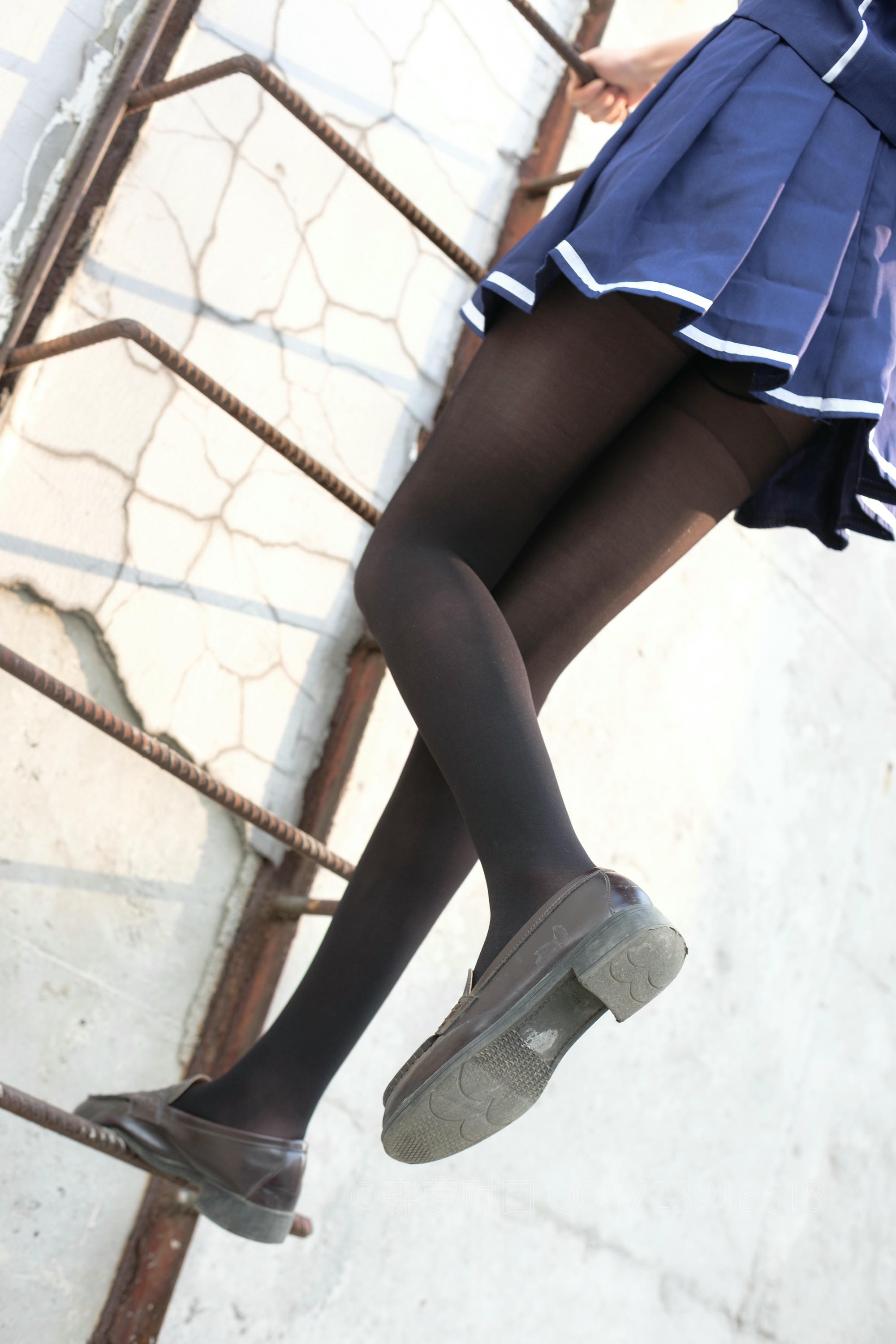森萝财团 X-043 天台黑丝水手服 [110P1V-2.17GB]_第5集