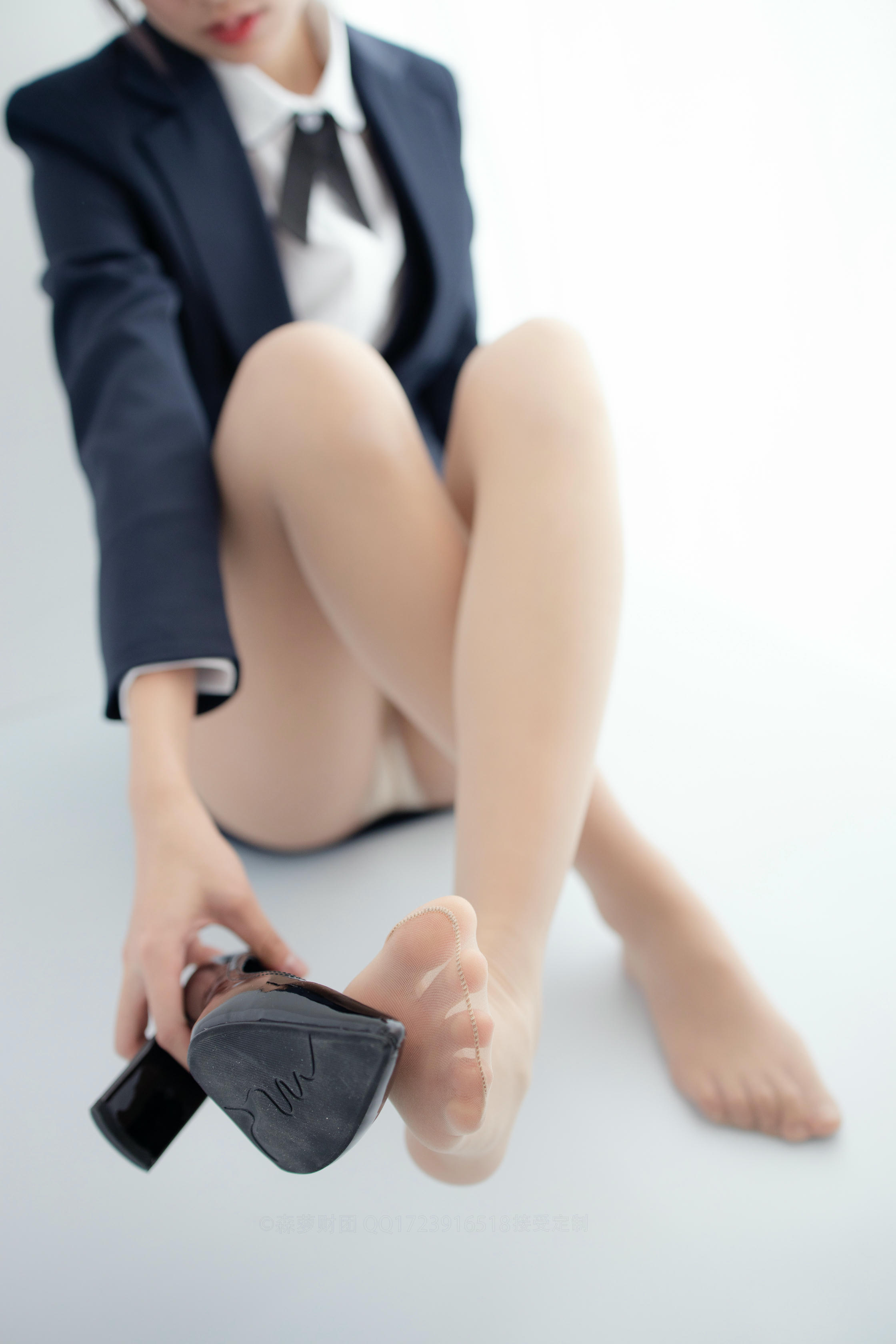 森萝财团 X-050 20D肉丝空姐制服 [146P1V-2.99GB]_第1集