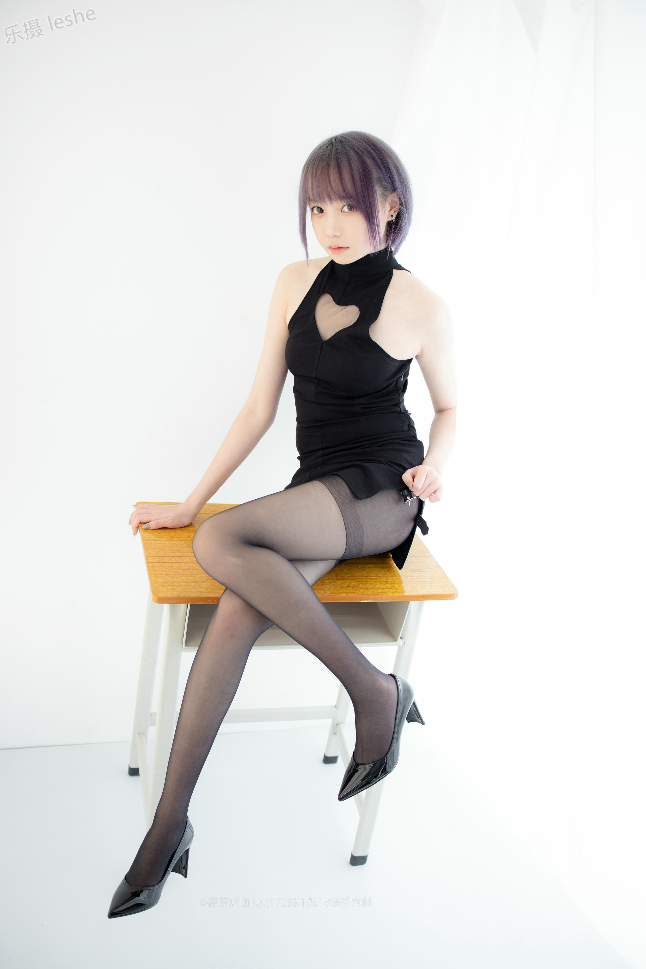 森萝财团 X-051 20D黑丝踩物 [111P1V-2.56GB]_第3集