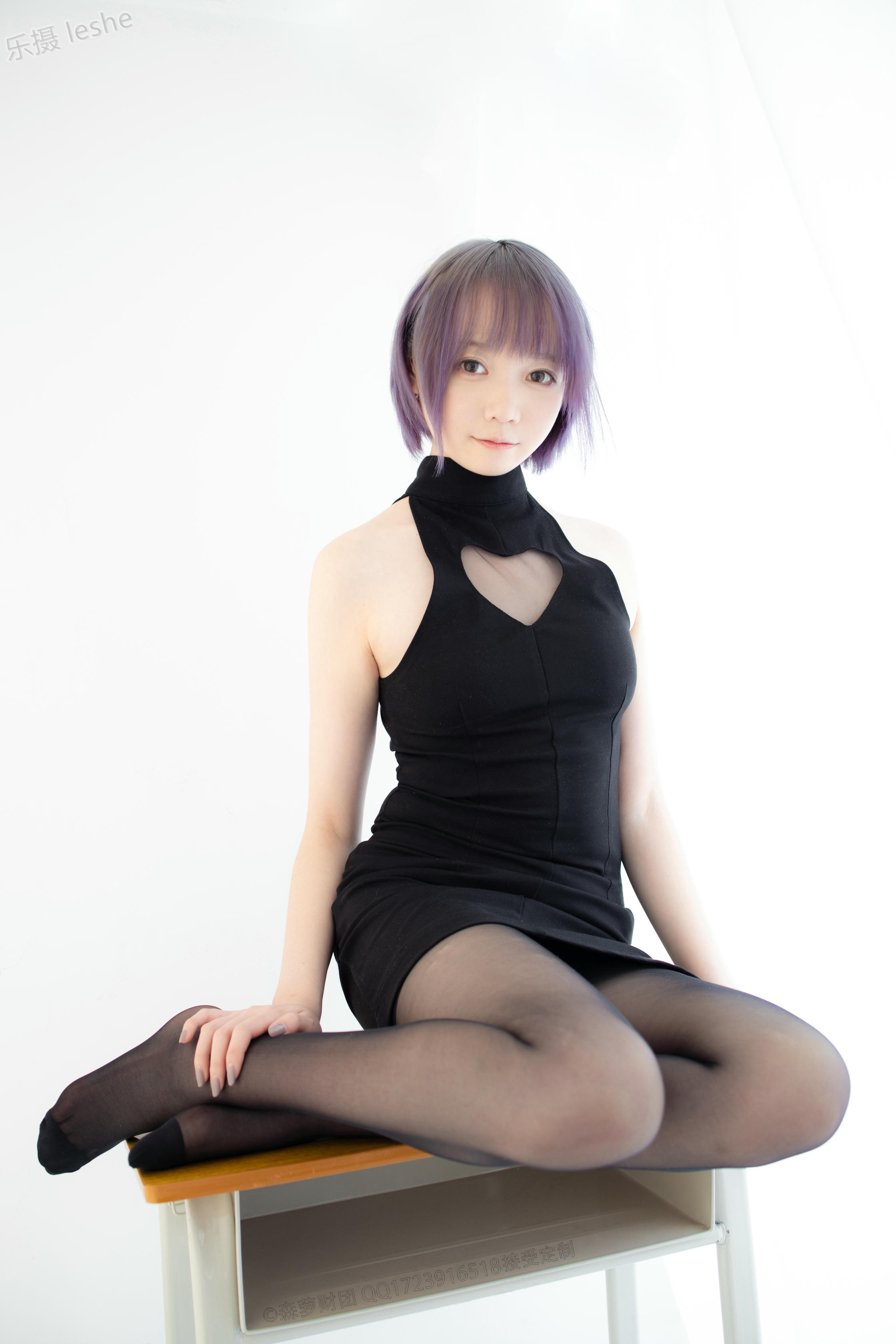 森萝财团 X-051 20D黑丝踩物 [111P1V-2.56GB]_第4集