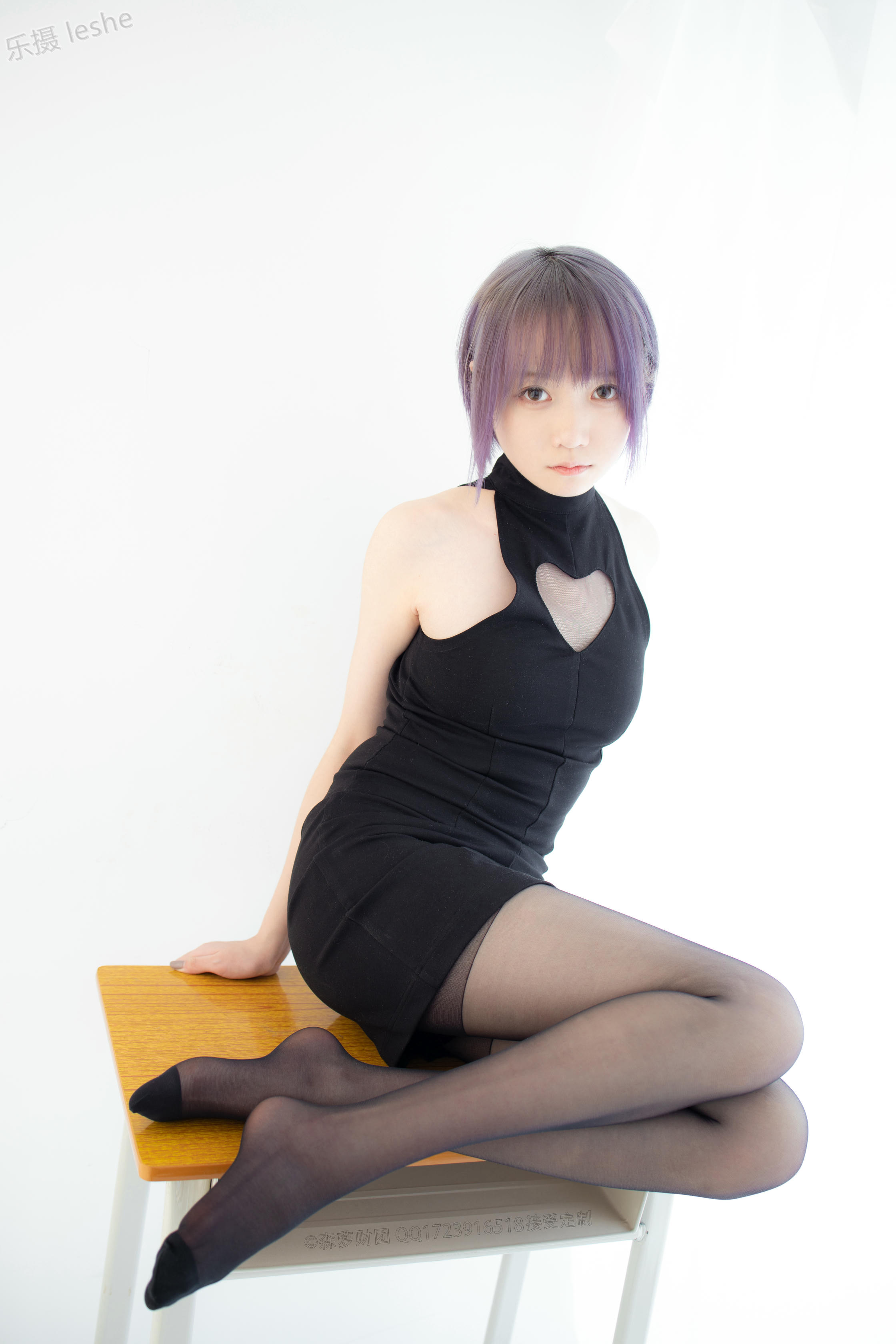 森萝财团 X-051 20D黑丝踩物 [111P1V-2.56GB]_第4集