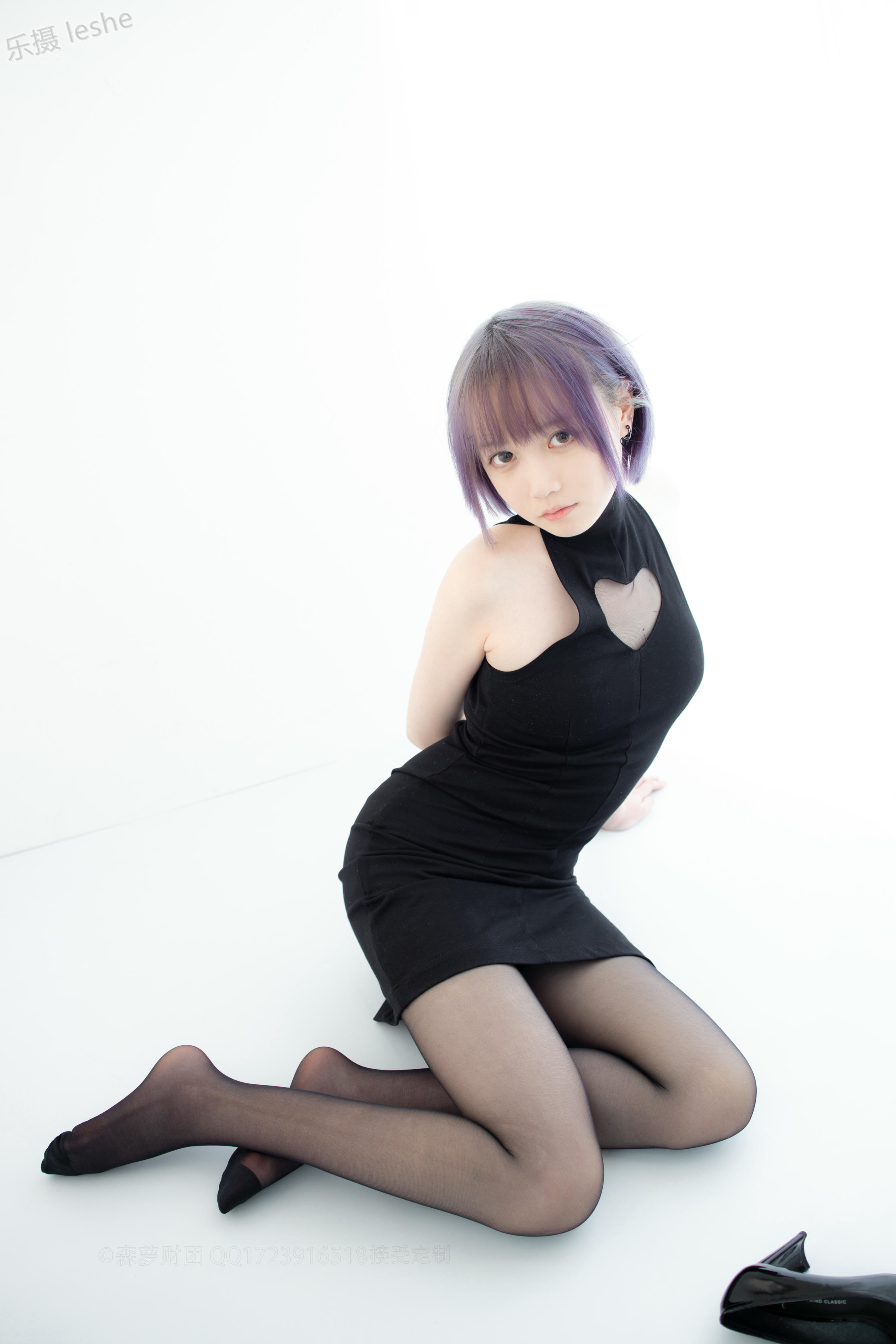 森萝财团 X-051 20D黑丝踩物 [111P1V-2.56GB]_第4集