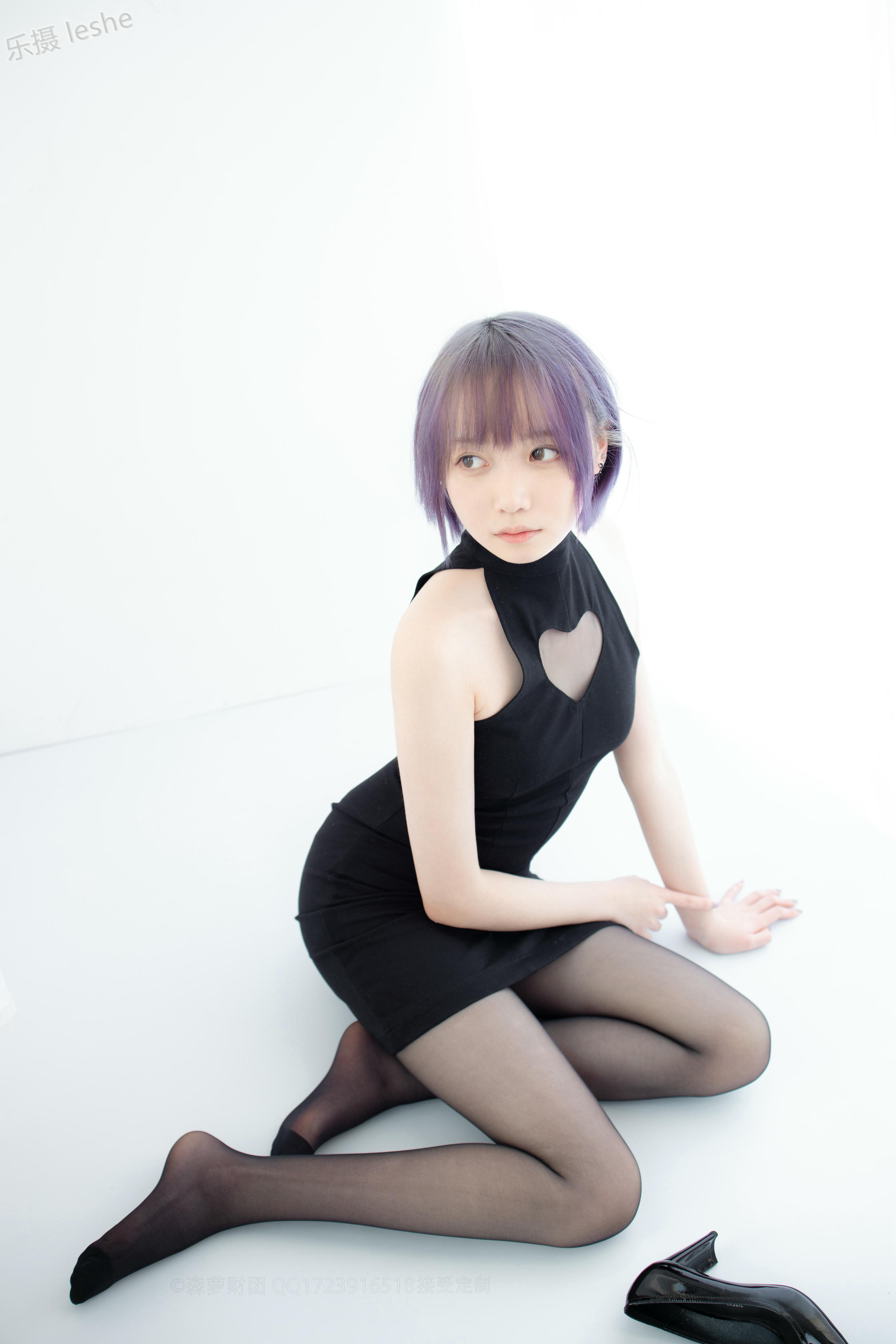 森萝财团 X-051 20D黑丝踩物 [111P1V-2.56GB]_第4集