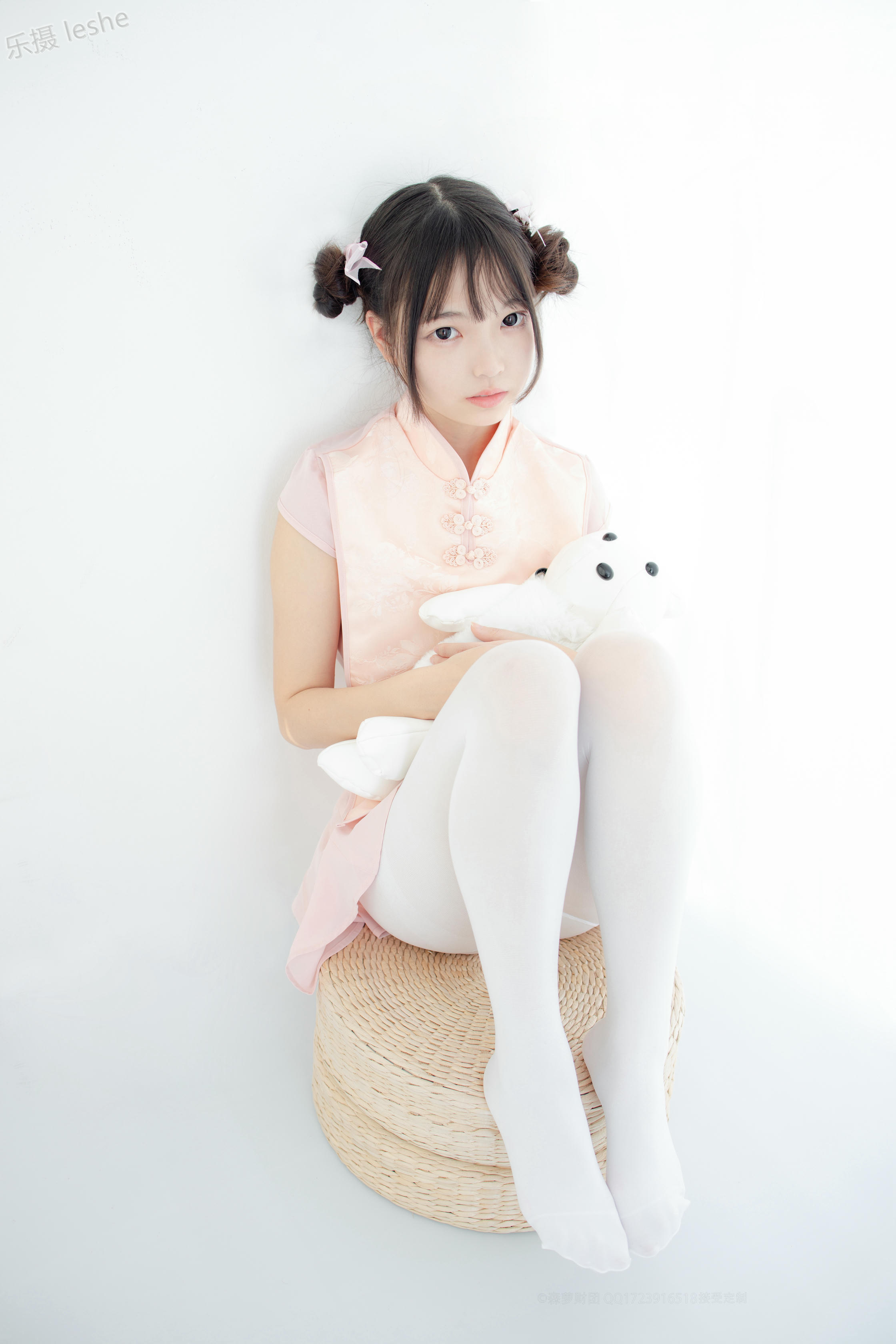 森萝财团 X-052 80D白丝踩物 [66P1V-1.76GB]_第2集