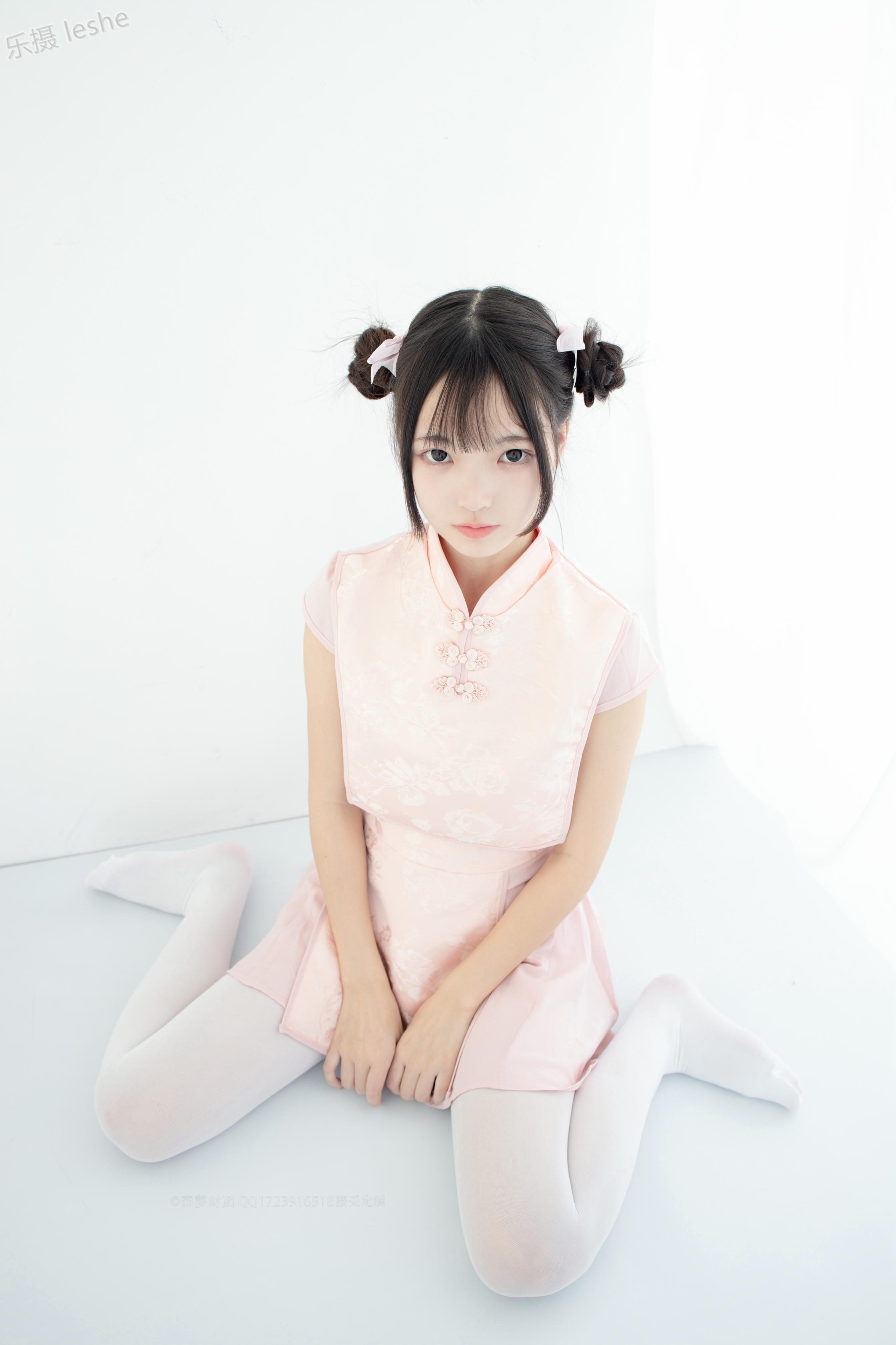 森萝财团 X-052 80D白丝踩物 [66P1V-1.76GB]_第2集