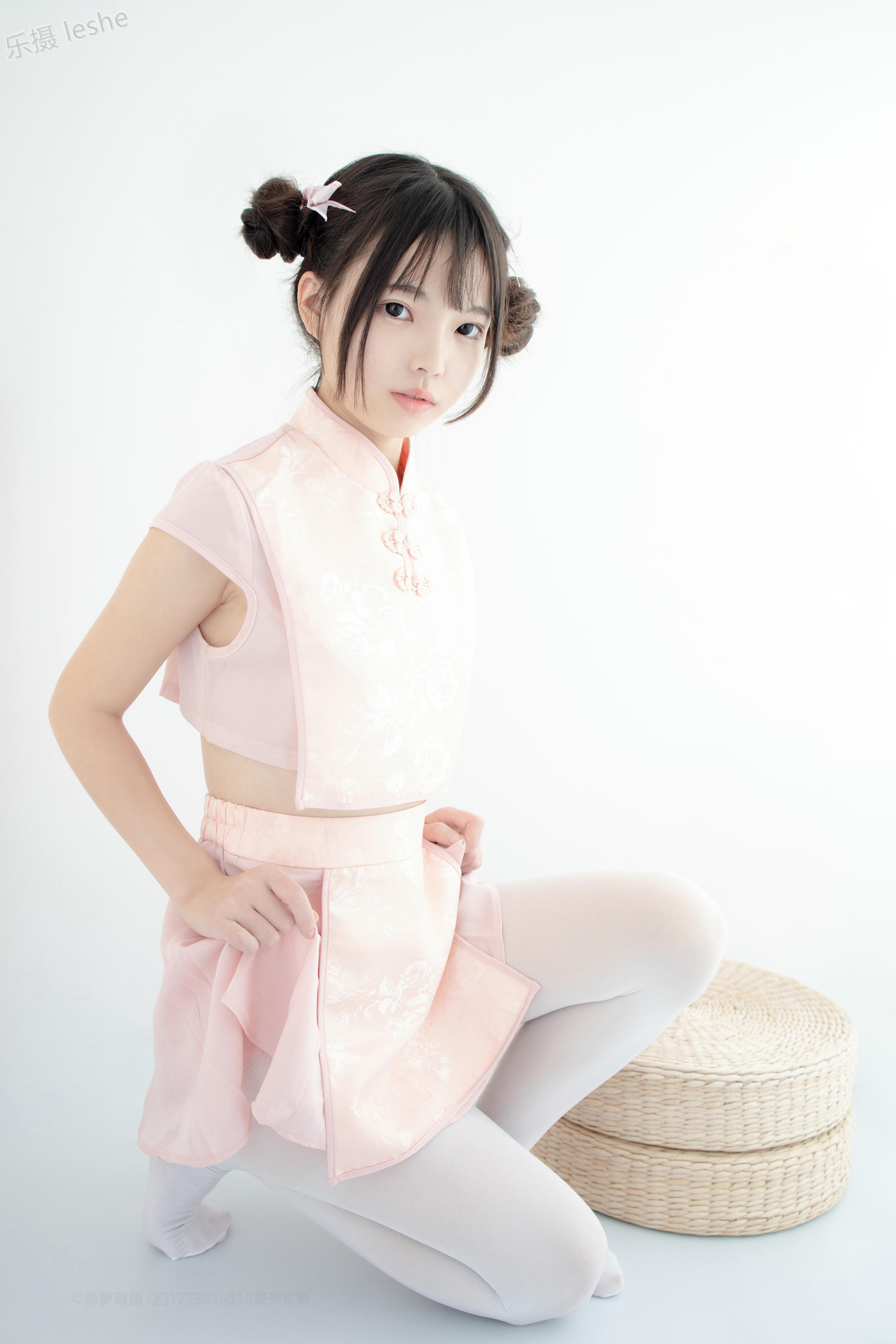 森萝财团 X-052 80D白丝踩物 [66P1V-1.76GB]_第3集