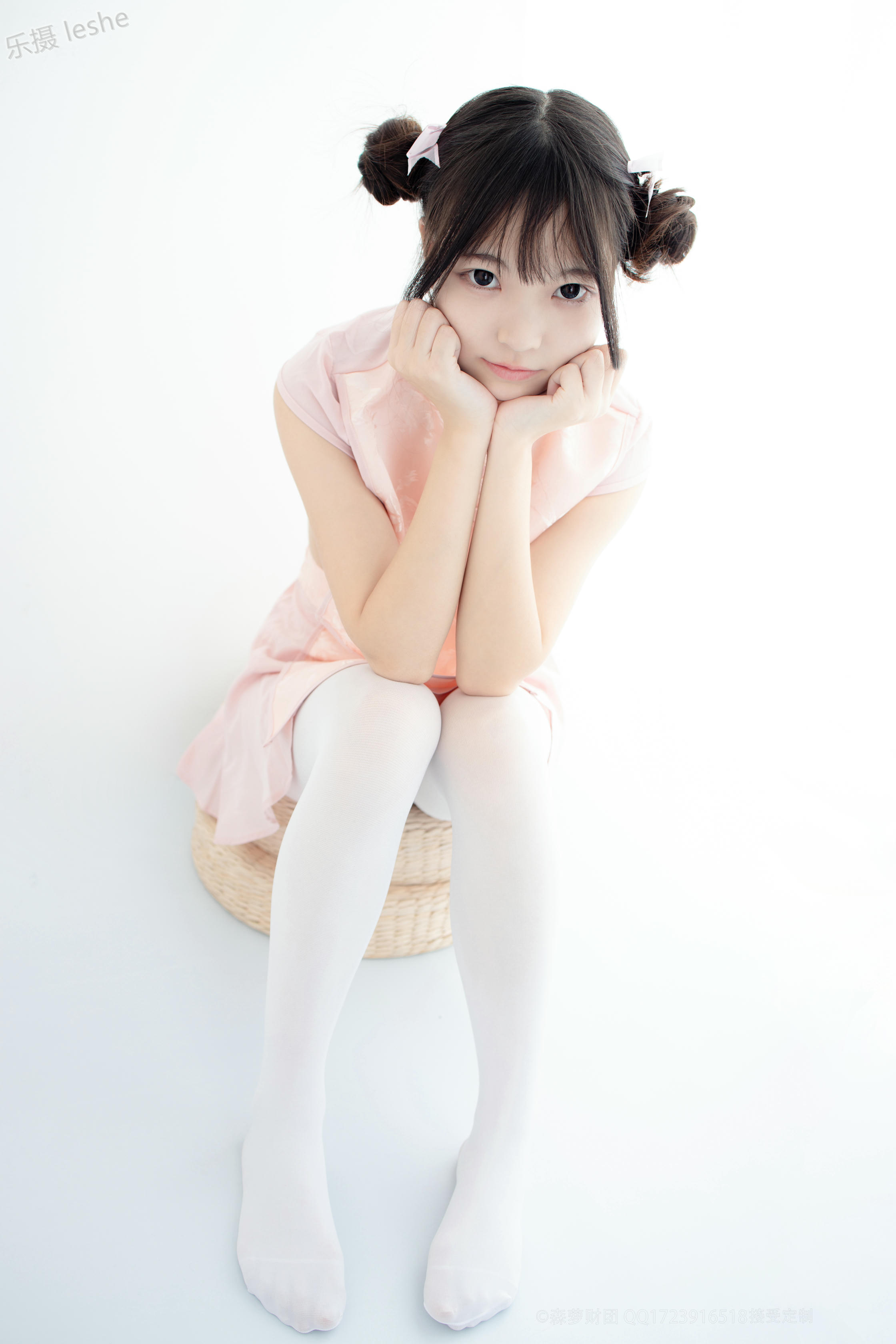 森萝财团 X-052 80D白丝踩物 [66P1V-1.76GB]_第3集