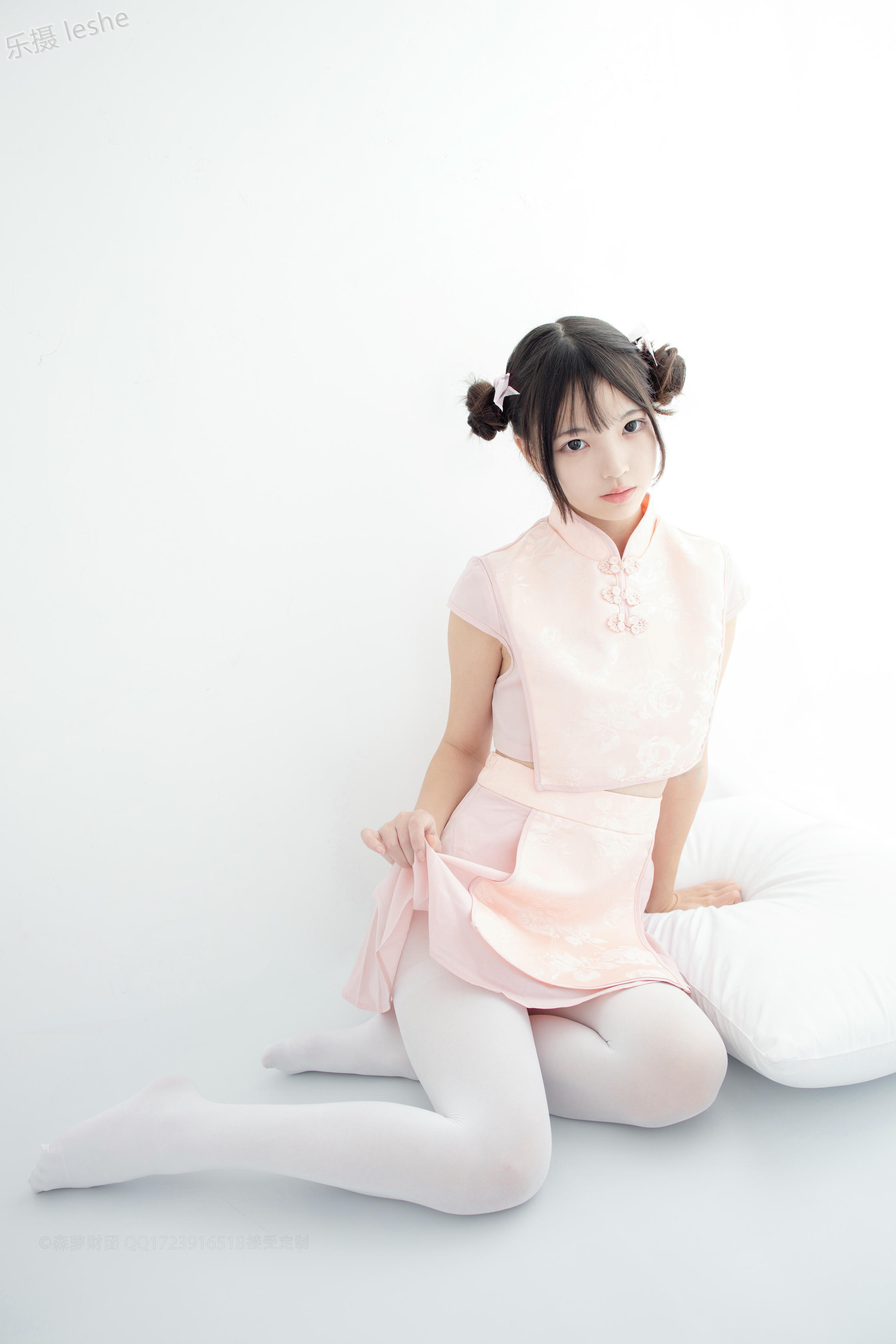 森萝财团 X-052 80D白丝踩物 [66P1V-1.76GB]_第3集