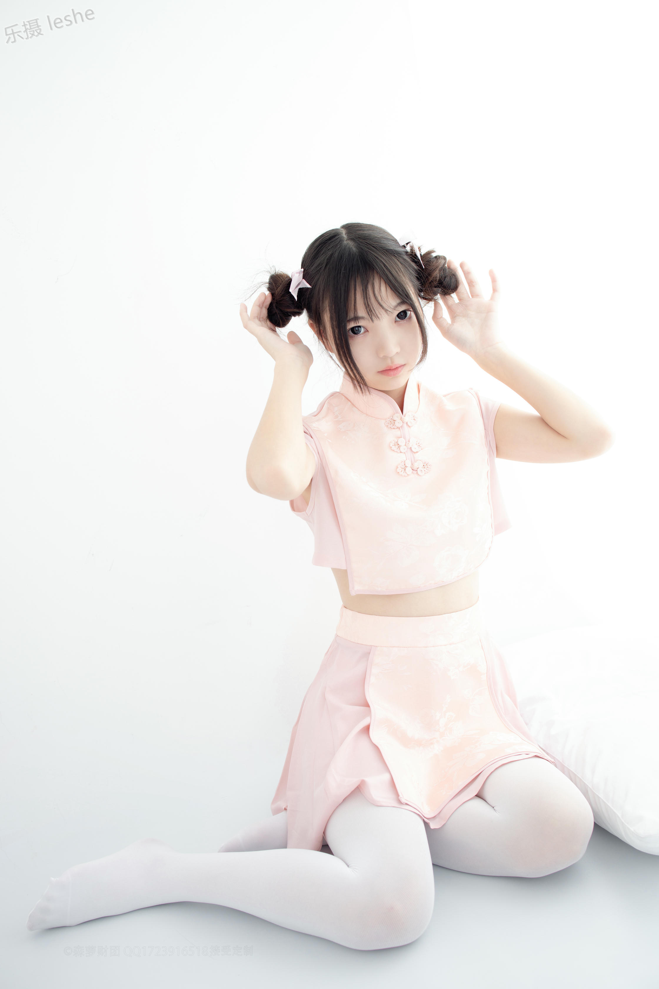 森萝财团 X-052 80D白丝踩物 [66P1V-1.76GB]_第3集